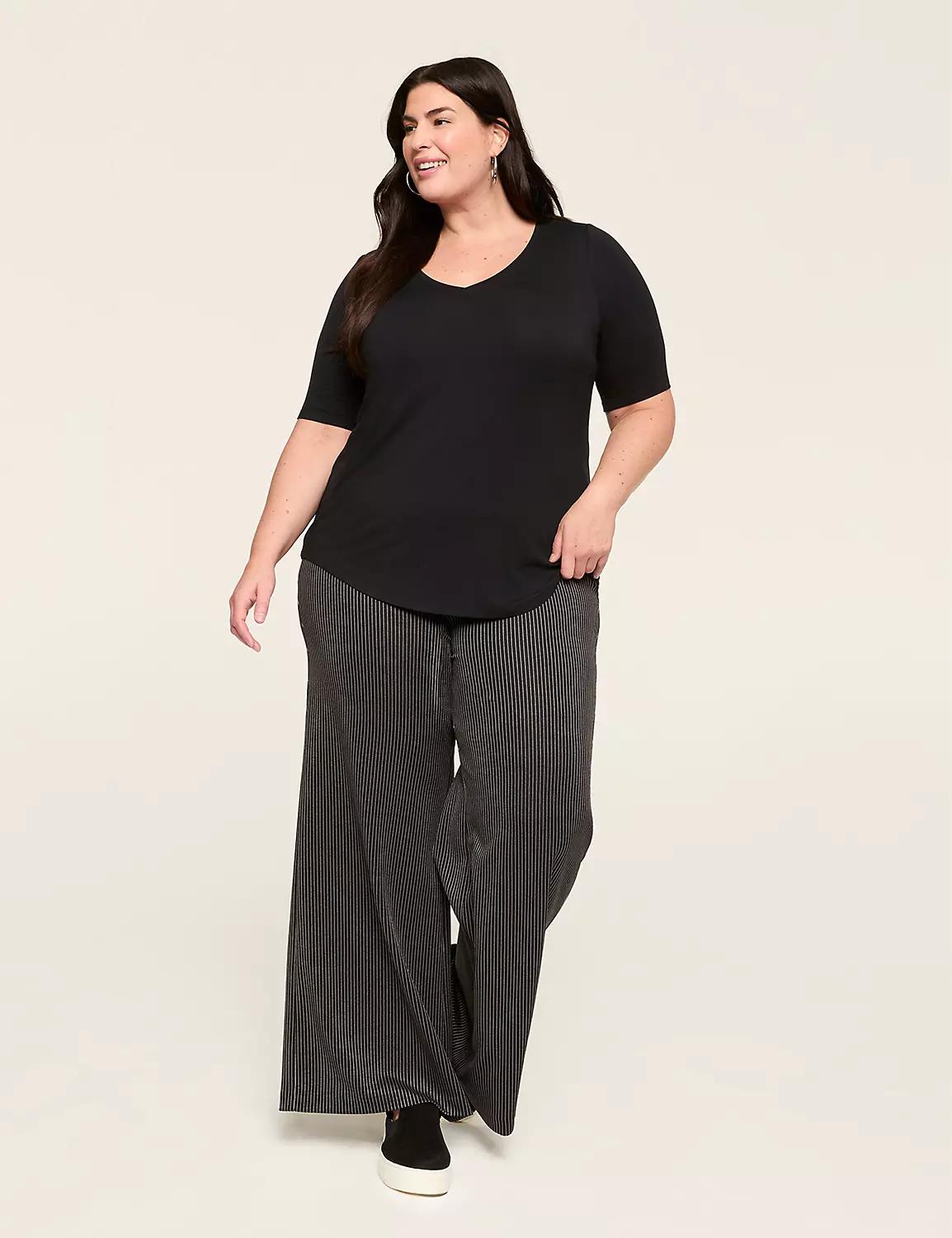 Perfect Sleeve V-Neck Curved-Hem Tee Product Image