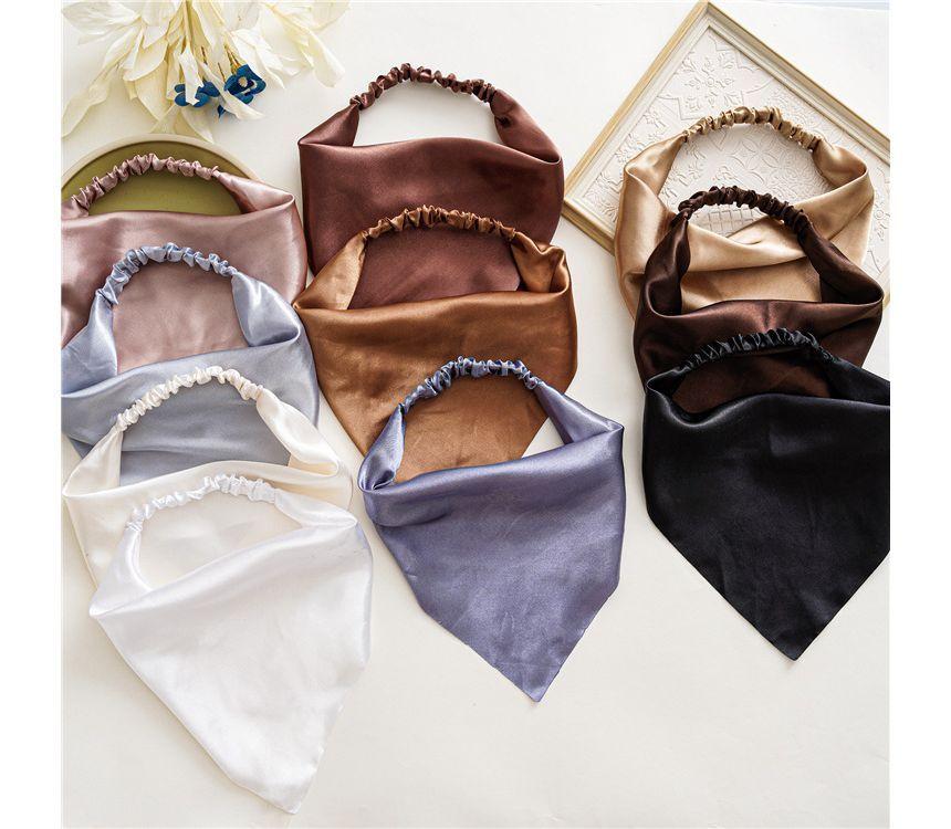 Plain Triangle Headband Product Image