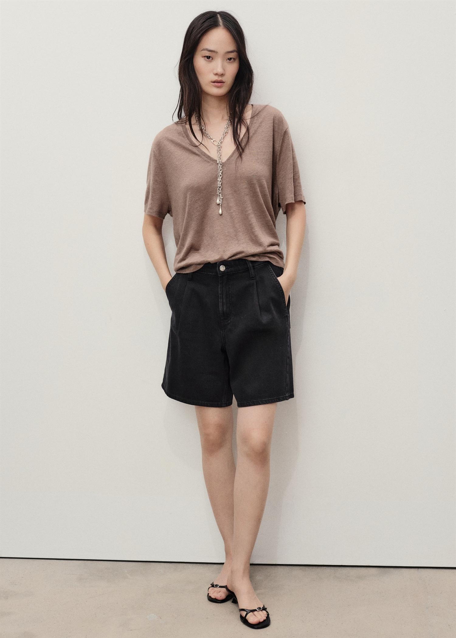 Mid-rise denim bermuda shorts with pleats - Women | MANGO USA Product Image