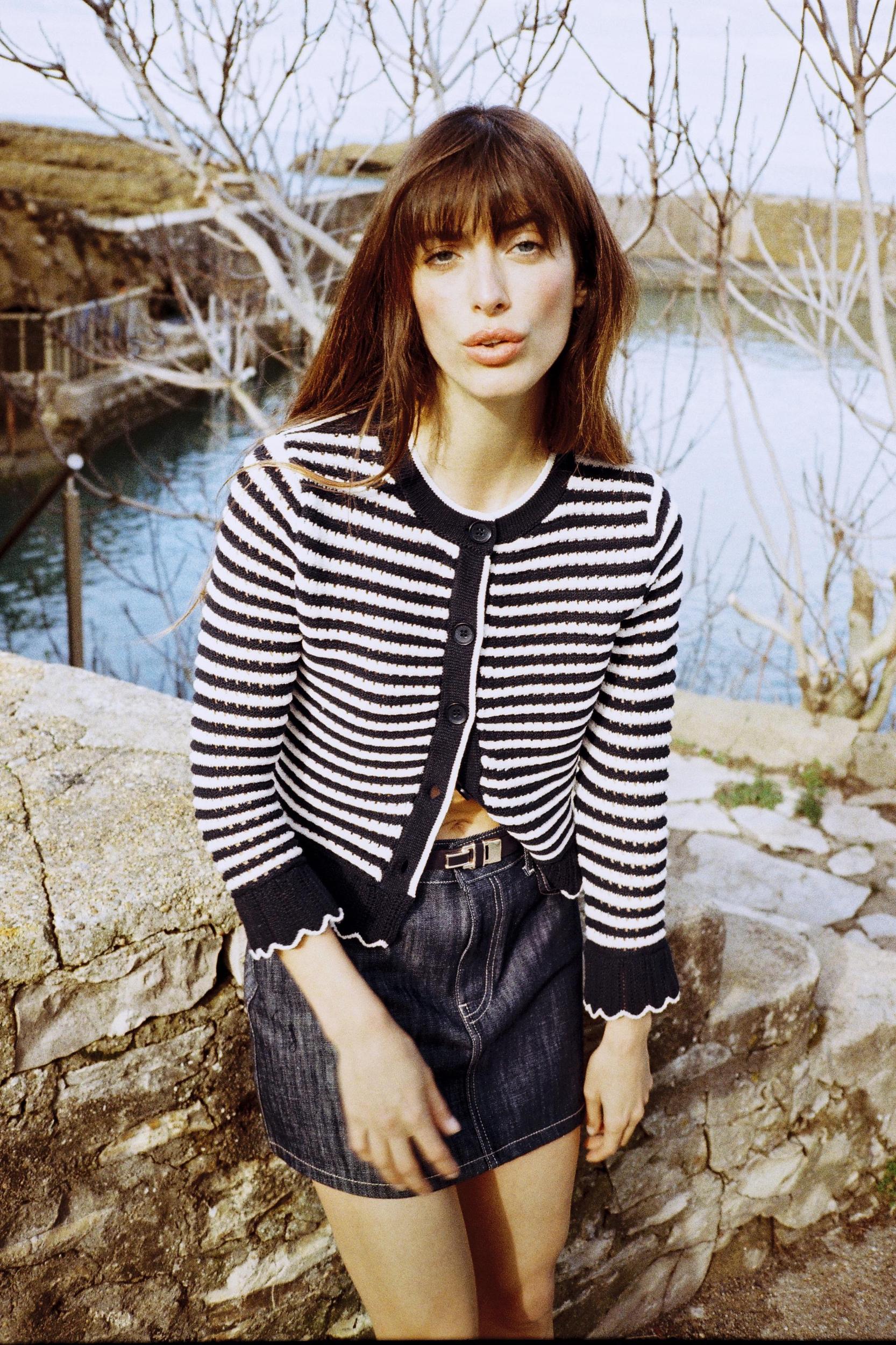 RUFFLED STRIPED KNIT CARDIGAN Product Image