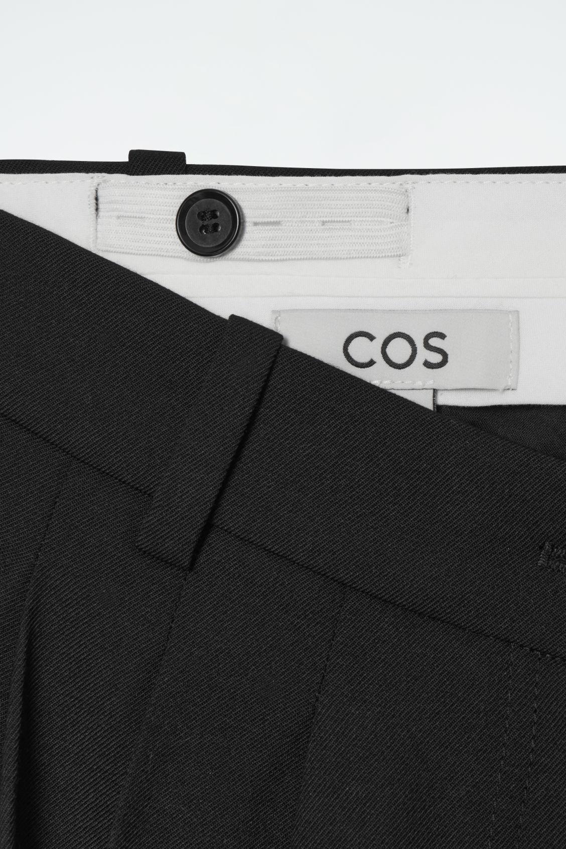 PLEATED BARREL-LEG WOOL-BLEND PANTS Product Image