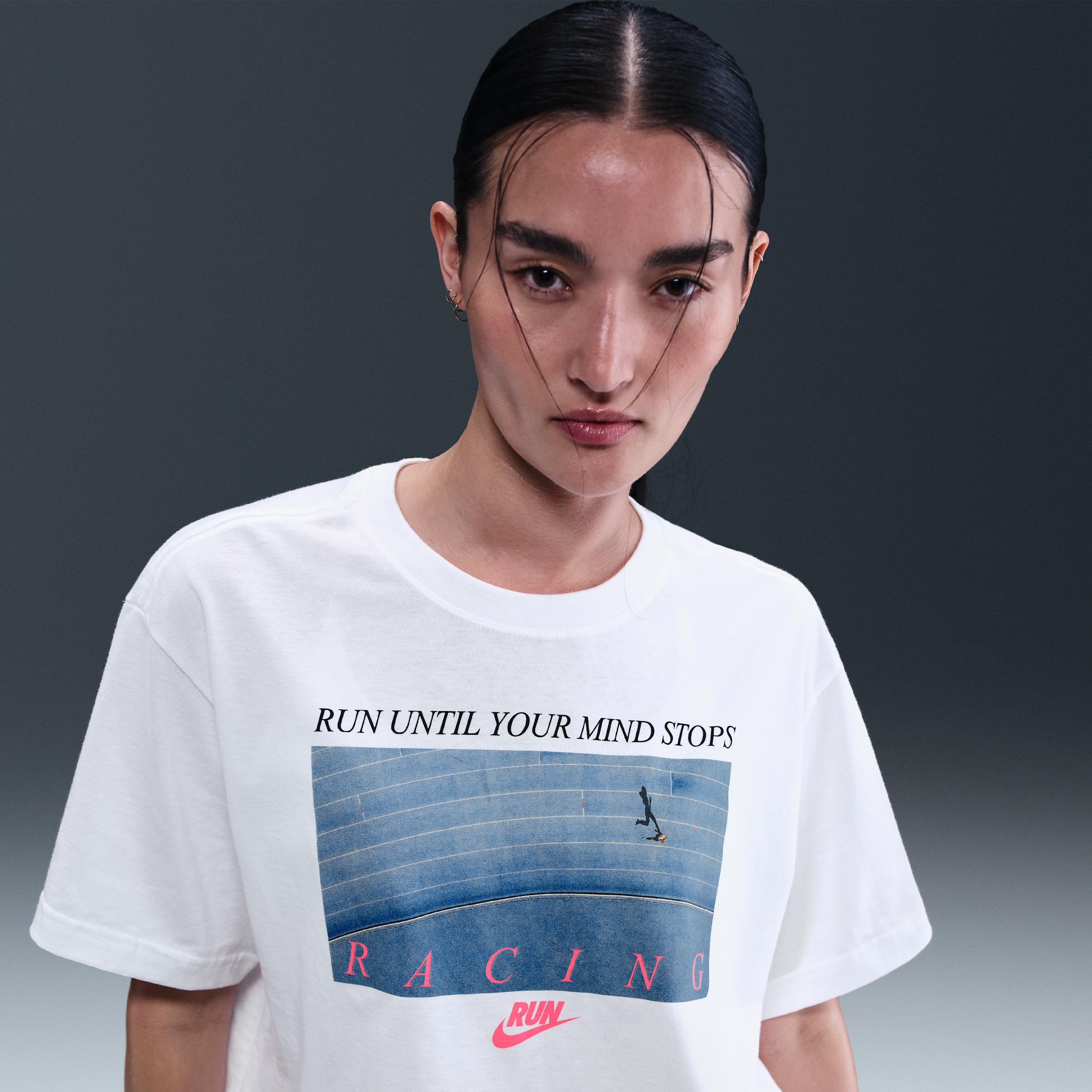 Women's Nike Sportswear Club Cropped T-Shirt Product Image