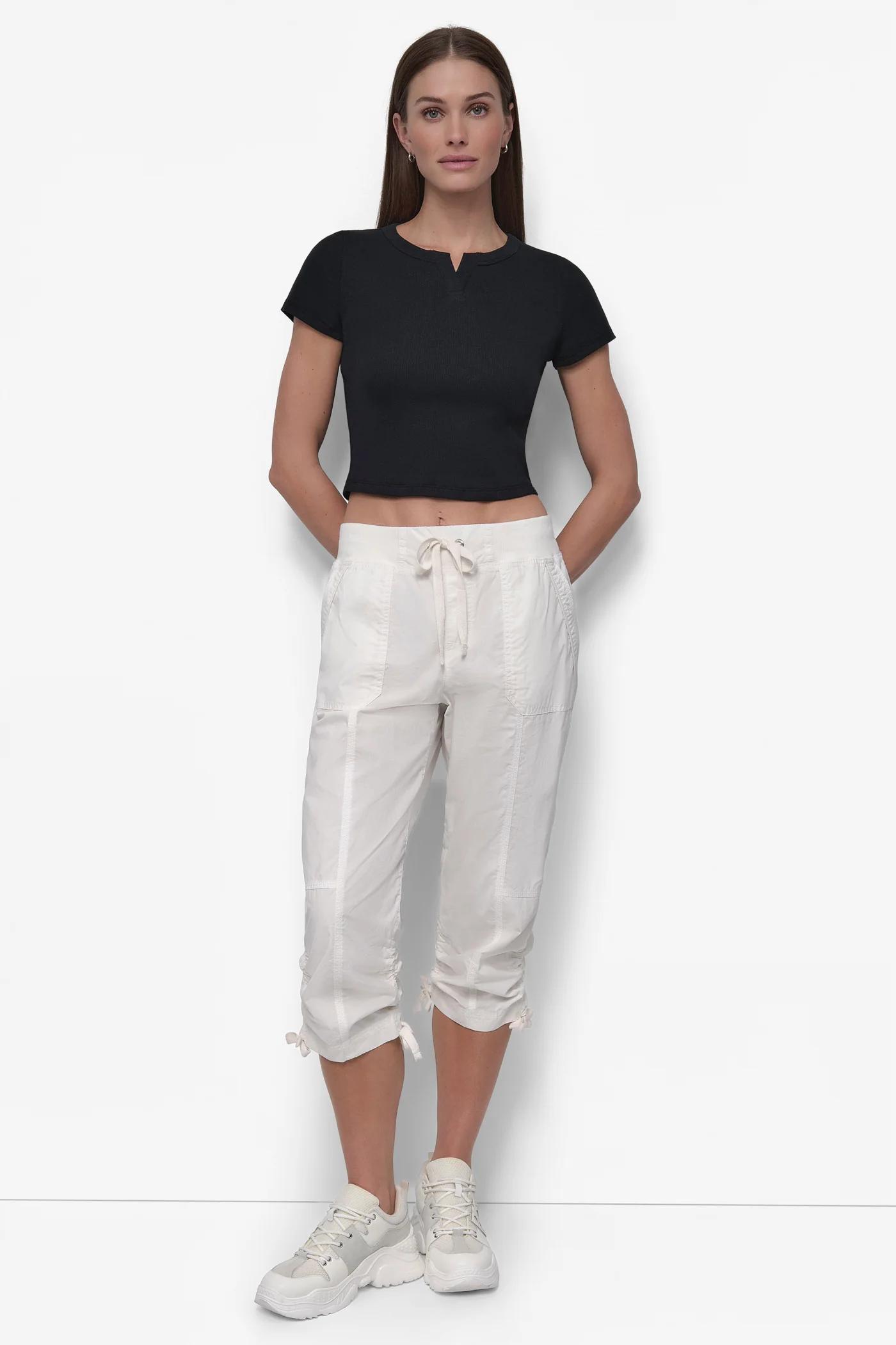 CROPPED NOTCH NECK PERFORMANCE TEE Product Image