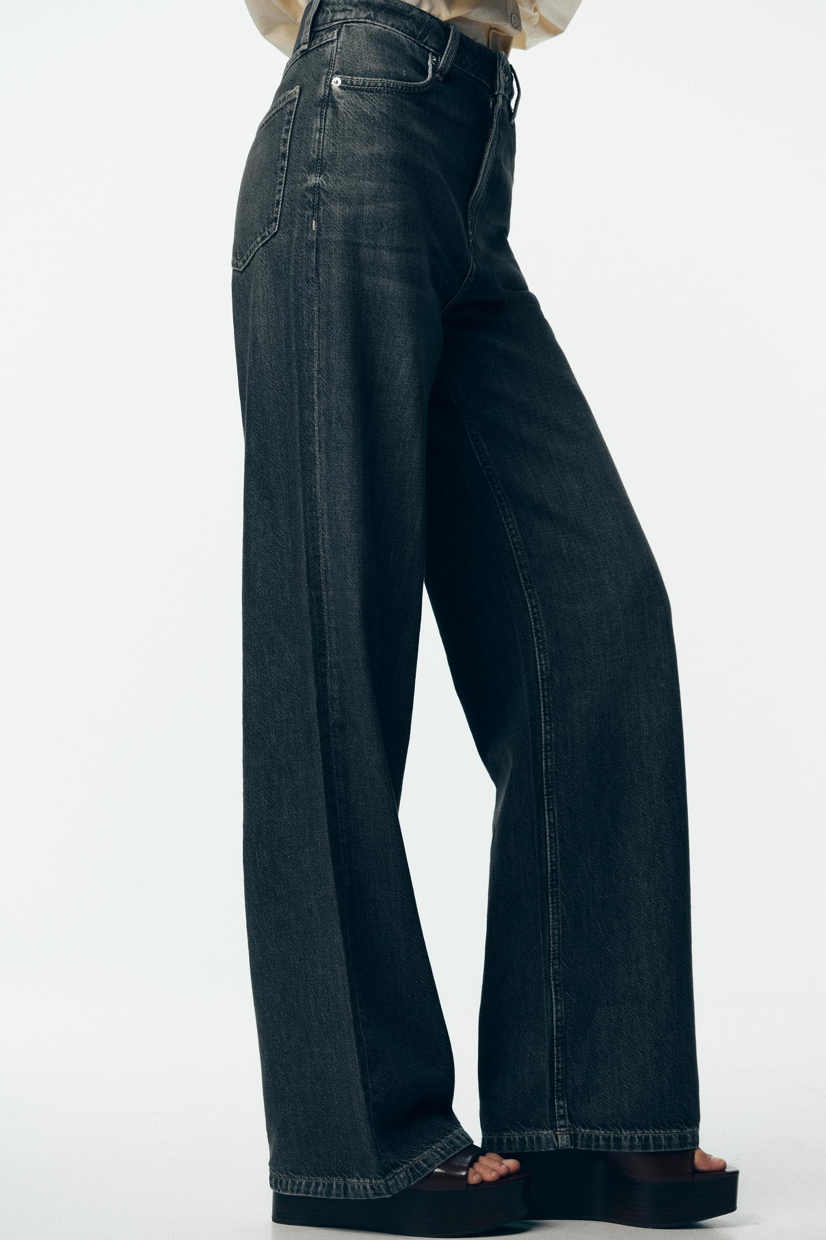Z1975 HIGH-WAISTED STRAIGHT FIT JEANS Product Image
