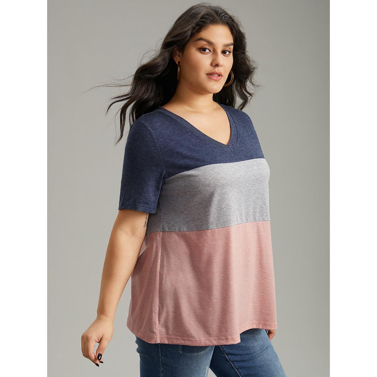 Plus Size Colorblock Contrast V Neck T-shirt Multicolor Women Casual Contrast Plain V-neck Dailywear T-shirts BloomChic 18-20/2X Product Image