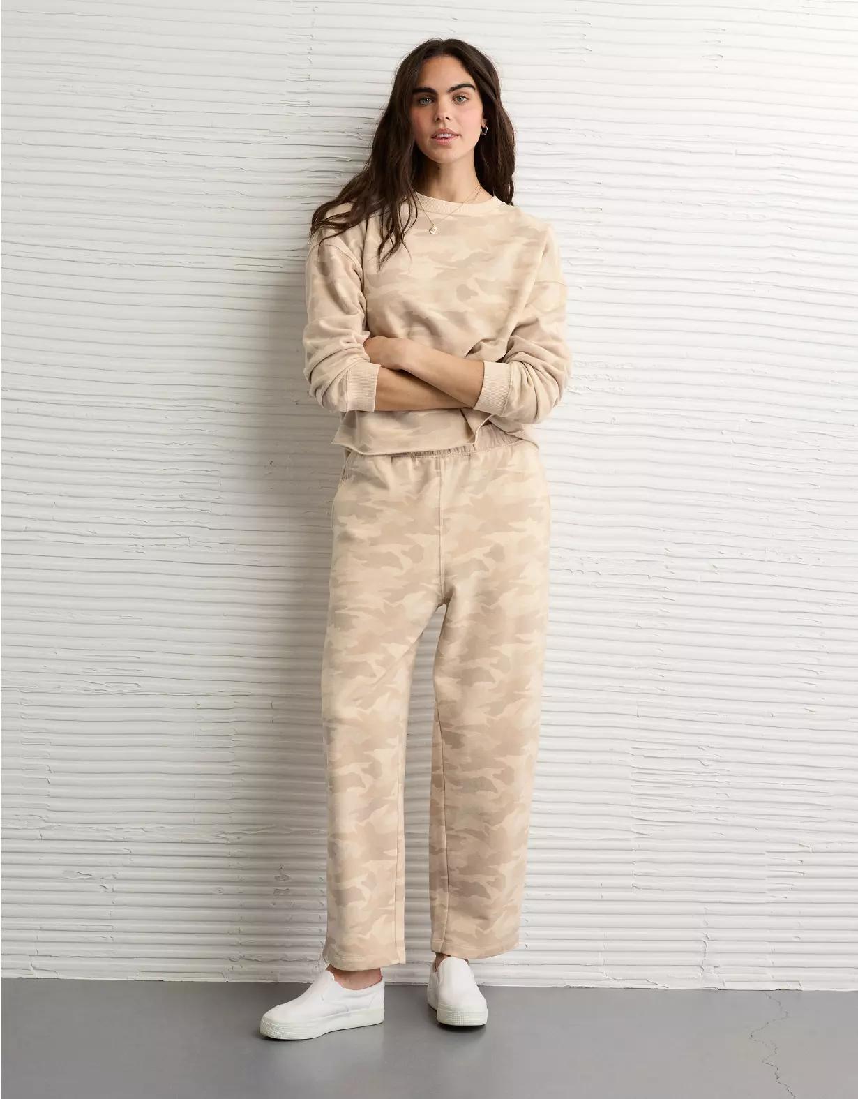 AE Everyday Luxe Barrel Sweatpant Product Image
