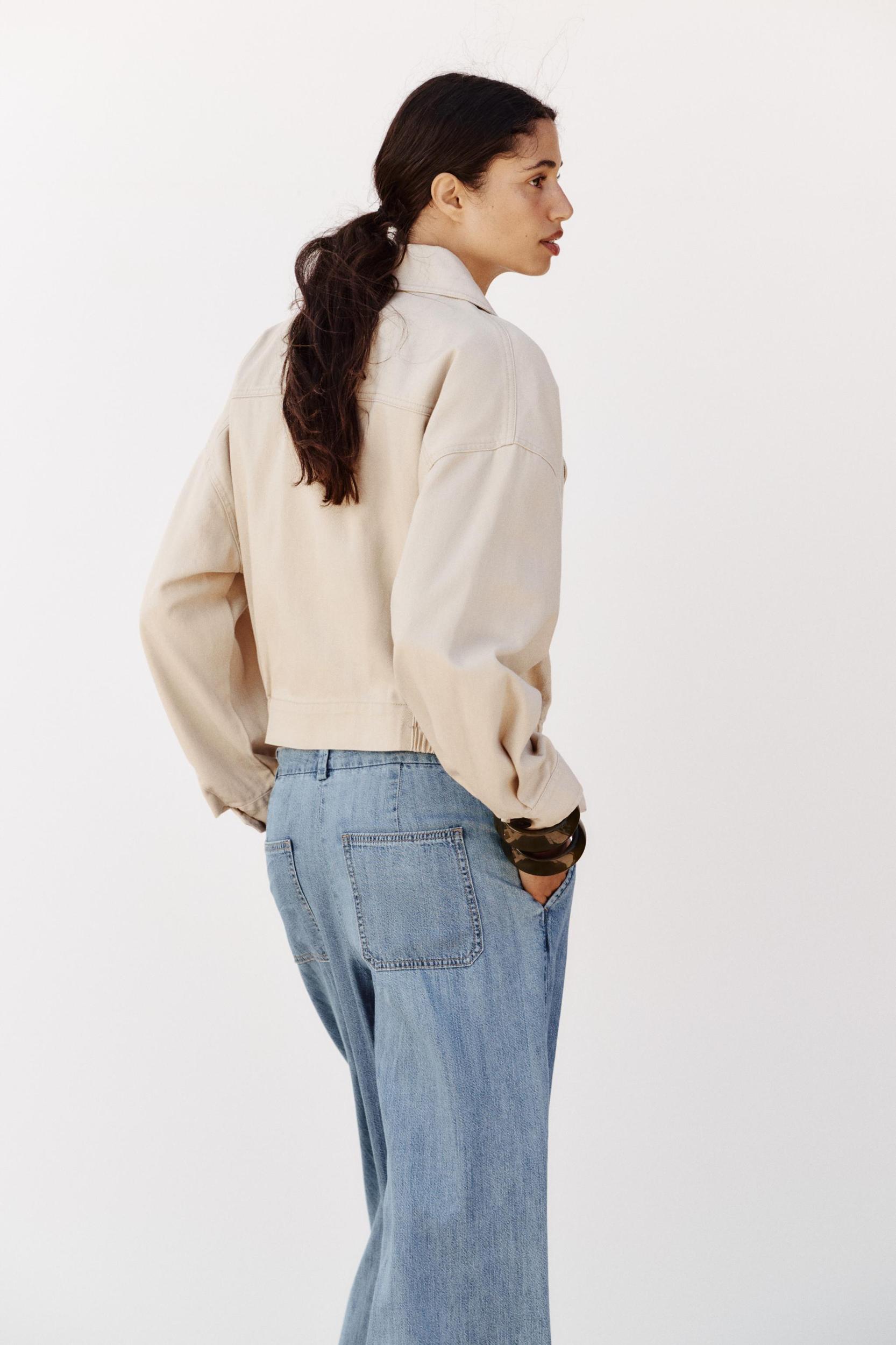 ELASTIC HEM CROPPED JACKET Product Image