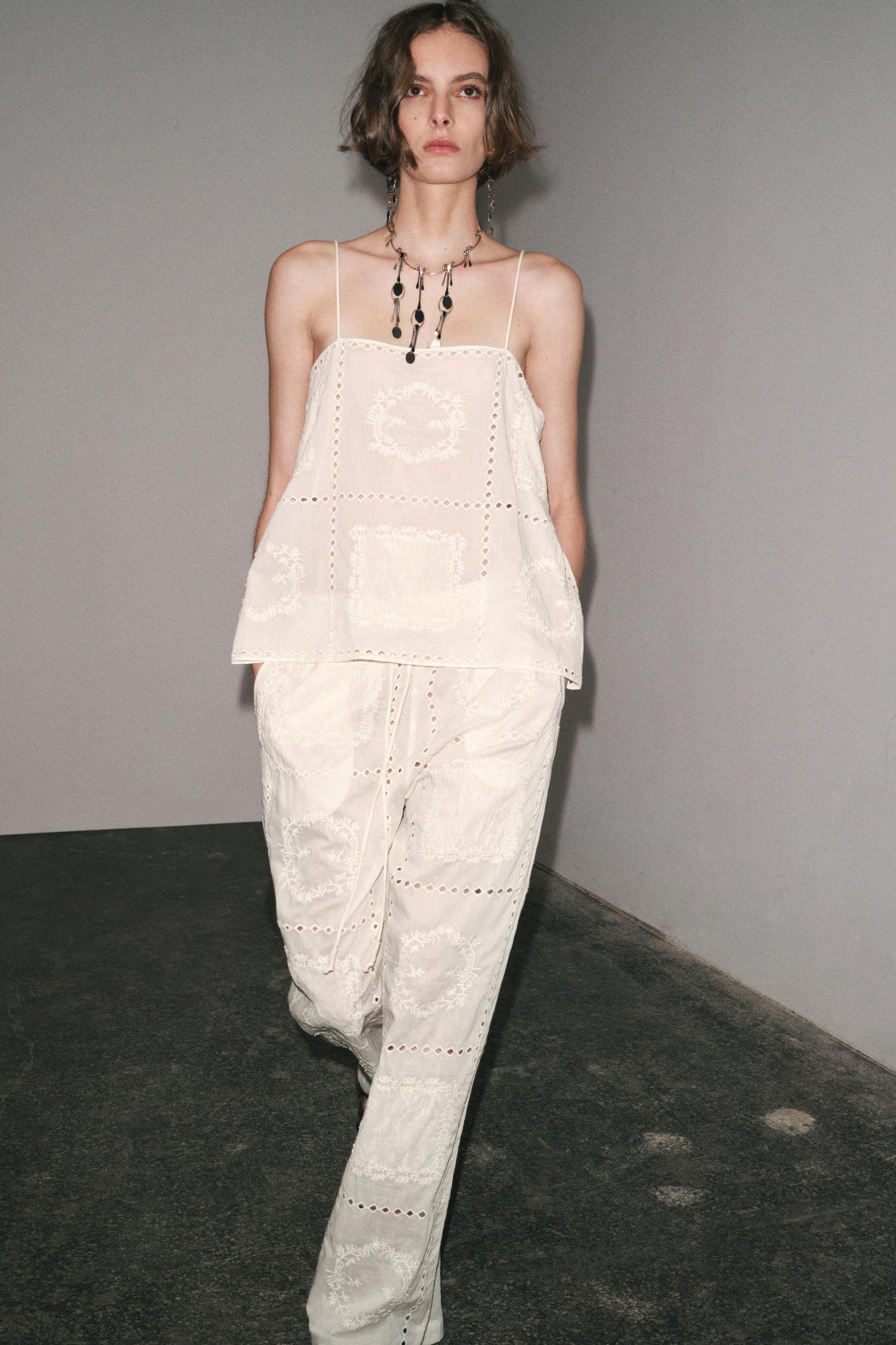 ZW COLLECTION EMBROIDERED TOP Product Image