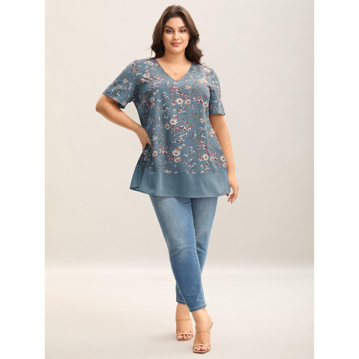 Plus Size LightBlue Garden Print Spliced V-Neck Blouse Women Romantic Short sleeve V-neck Elegant Blouses BloomChic 28/5X Product Image