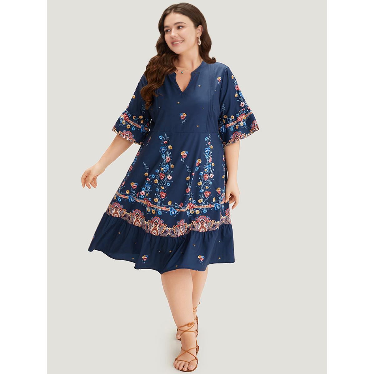 Plus Size Star & Bandana Print Notched Ruffle Dress DarkBlue Women Vacation Gathered Notched collar Half Sleeve Curvy Midi Dress BloomChic 22-24/3X Product Image