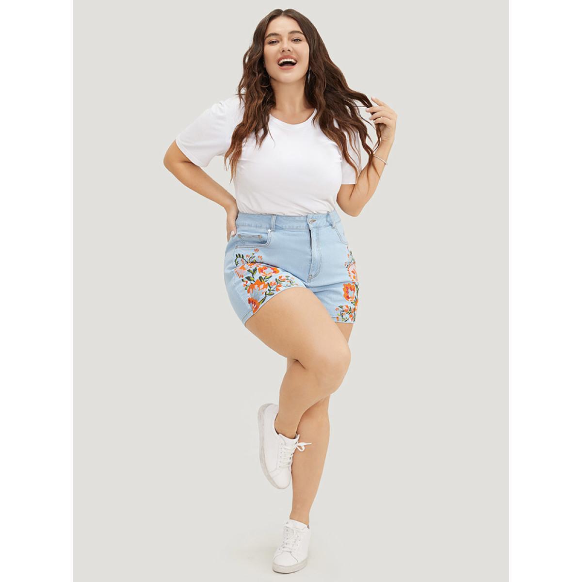 Plus Size High Rise Light Wash Floral Embroidered Denim Shorts Women LightBlue Embroidered No stretch Dailywear Pocket Vacation Denim Shorts BloomChic 28/5X Product Image