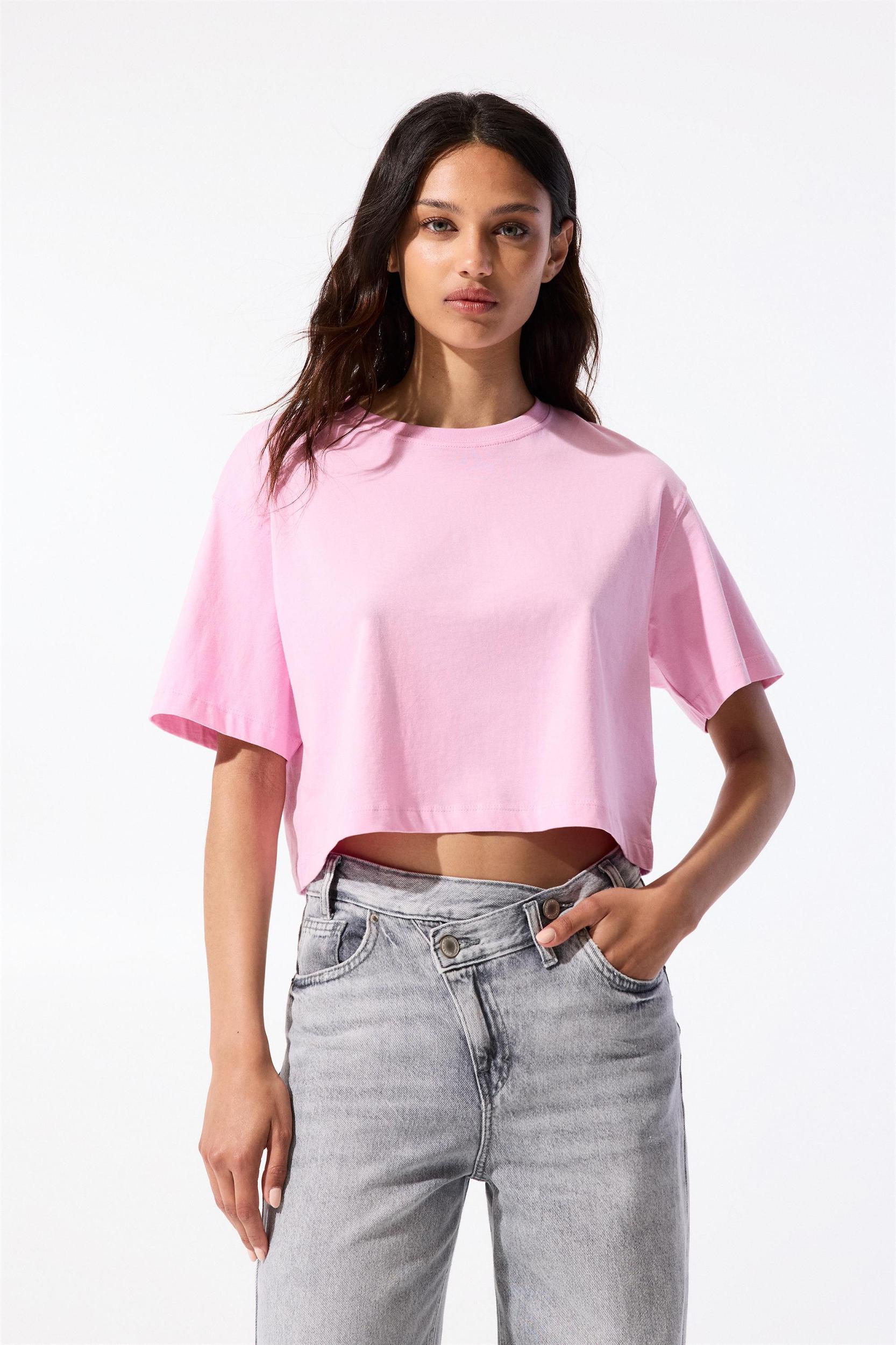 Cropped short sleeve T-shirt Product Image