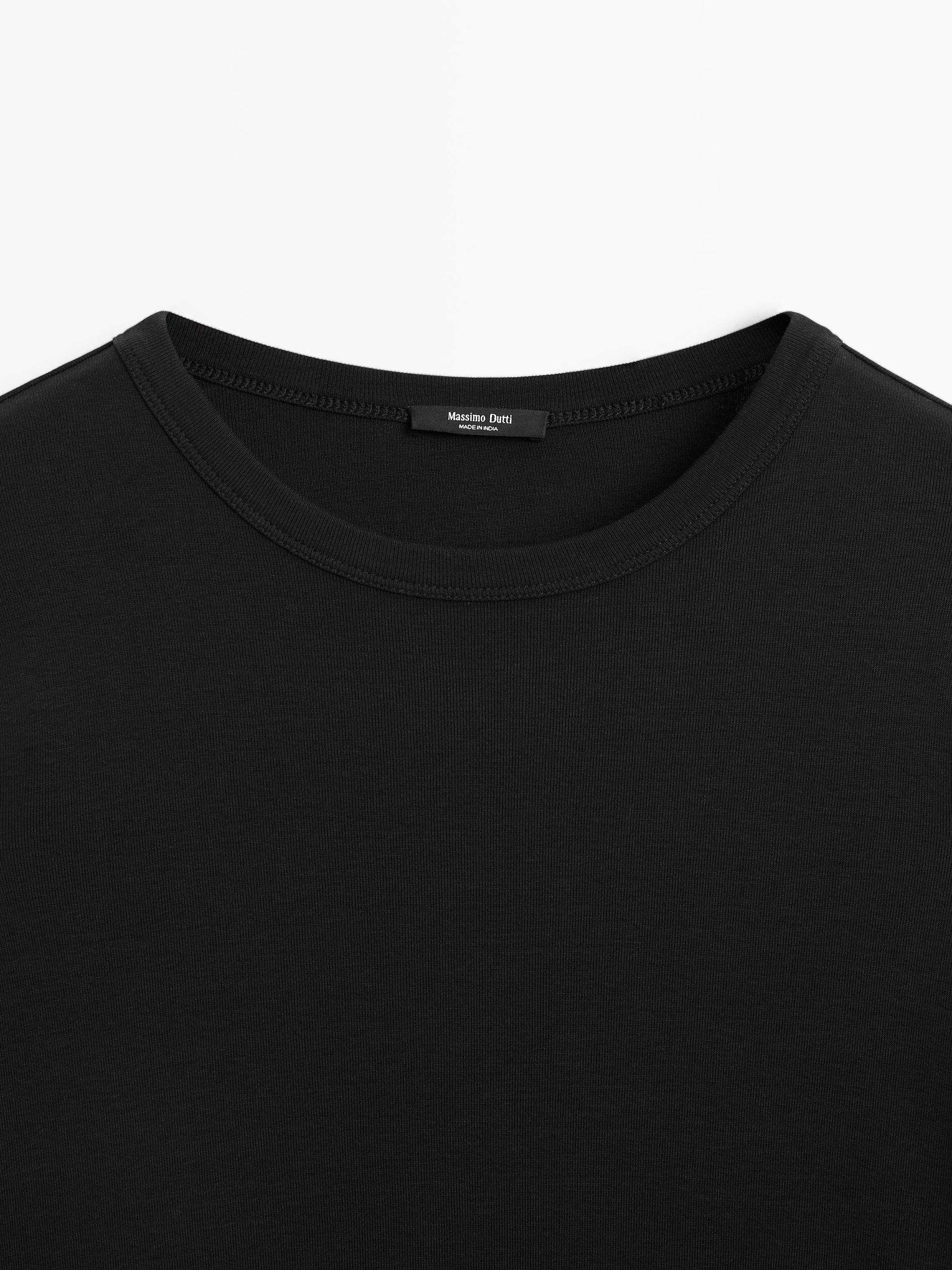 Long sleeve T-shirt with rounded hem Product Image