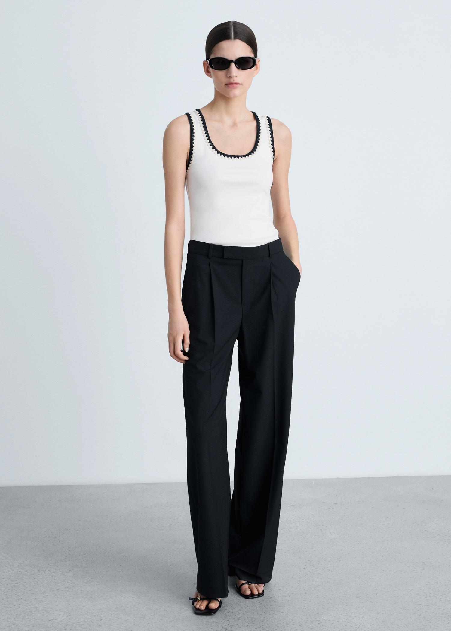 Low-cut top with contrasting trim - Women | MANGO USA Product Image