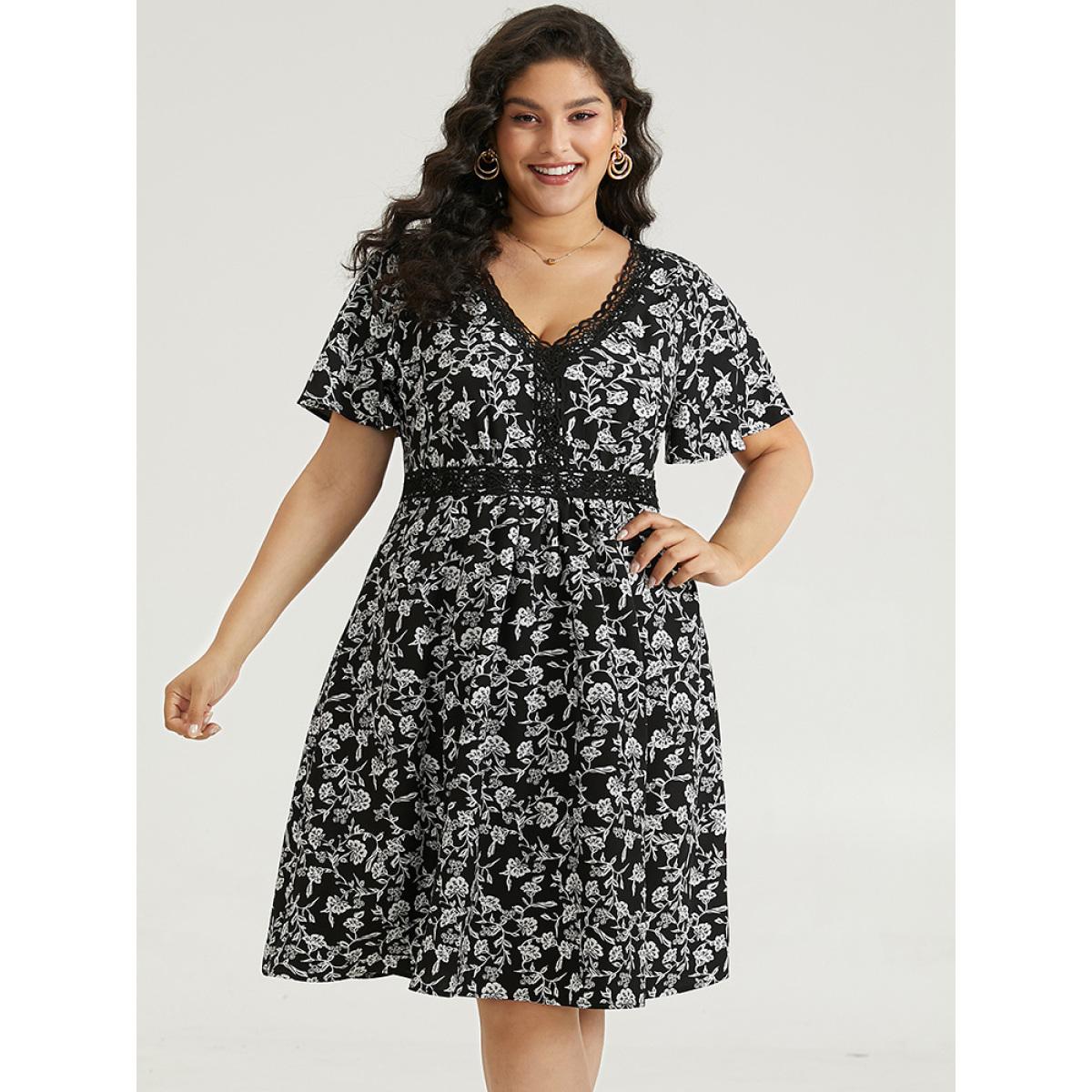 Plus Size Silhouette Floral Print V Neck Ruffles Lace Panel Dress BlackFlower Women Elegant Printed V-neck Short sleeve Curvy Midi Dress BloomChic 18-20/2X Product Image