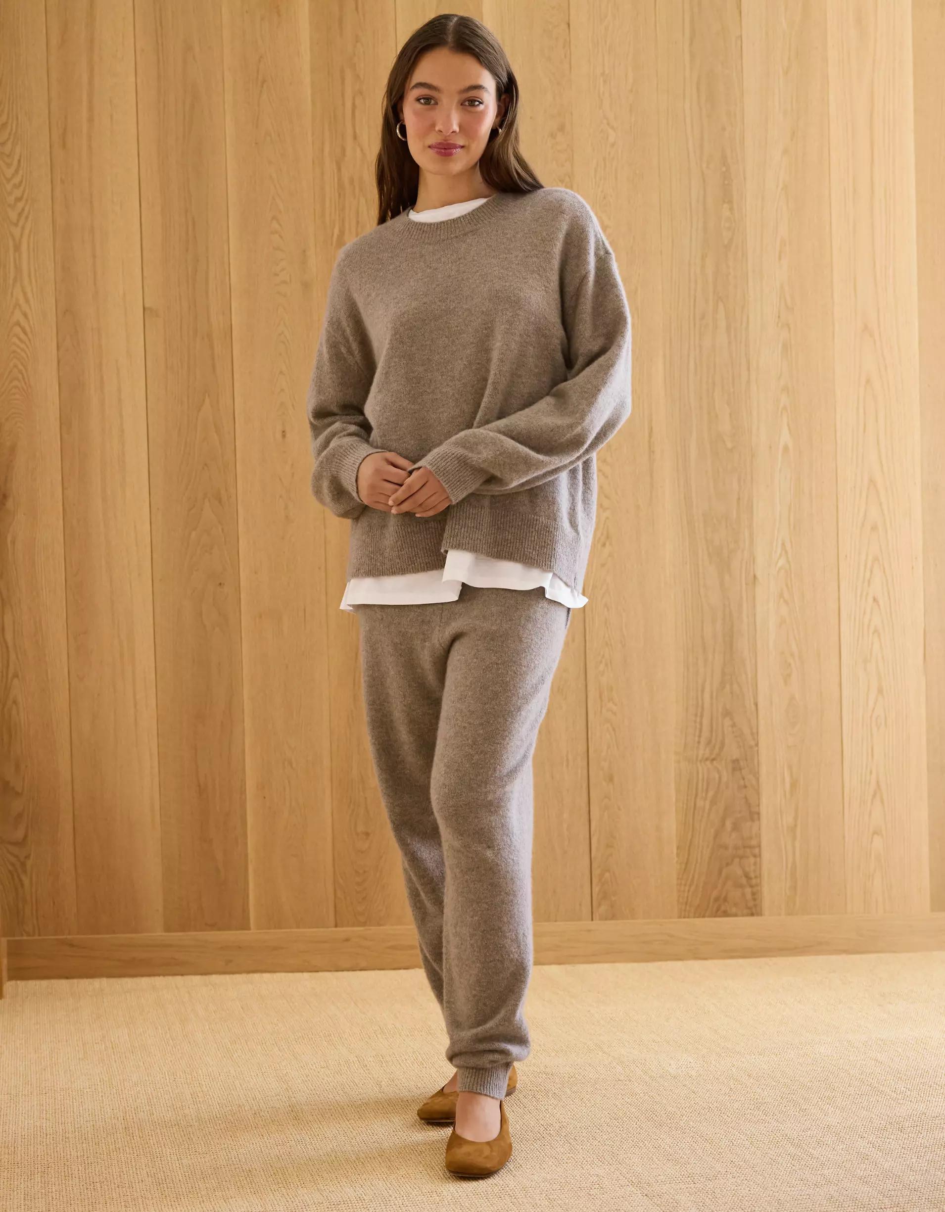AE77 Premium Cashmere-Blend Crew Neck Boyfriend Sweater Product Image