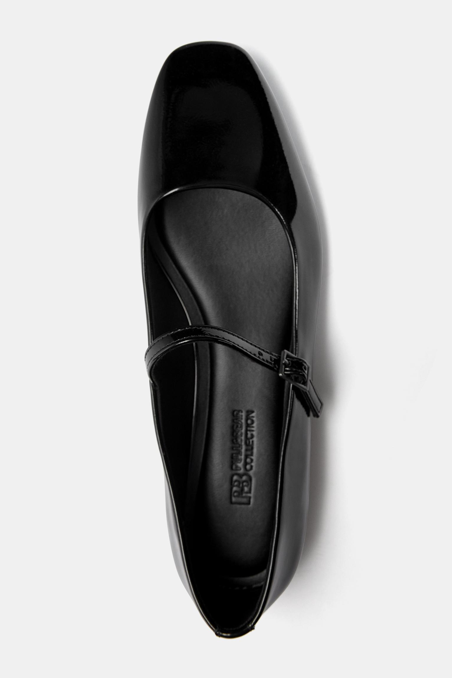 Faux patent leather ballerinas Product Image