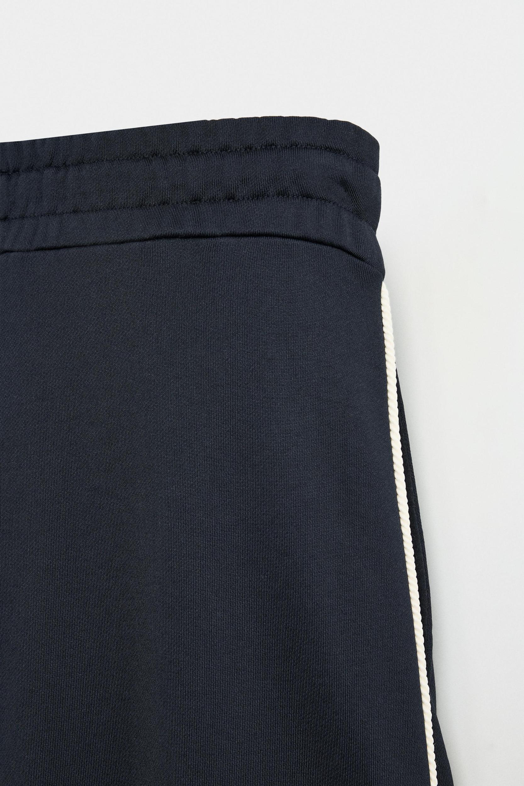 CONTRAST JOGGER PANTS Product Image