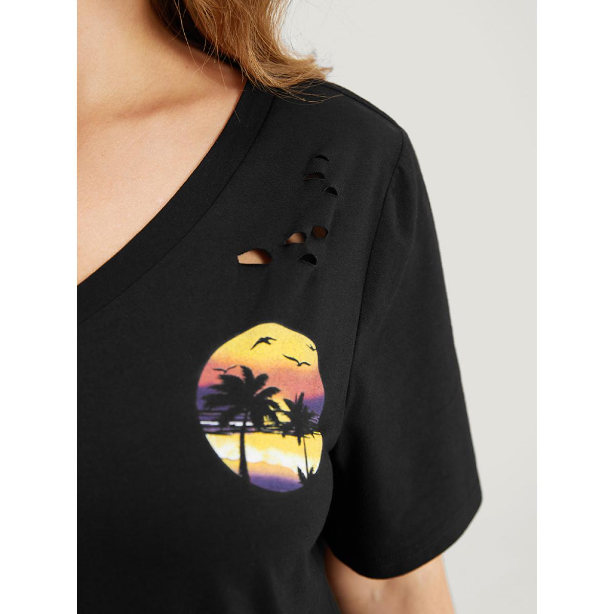 Plus Size Coconut Tree Print V Neck Distressed T-shirt Black Women Casual Printed Tropical Dailywear T-shirts BloomChic 18-20/2X Product Image