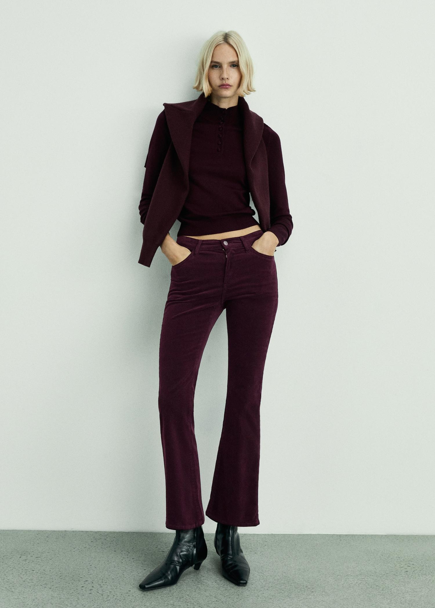 Sienna flared cropped corduroy pants - Women | MANGO USA Product Image