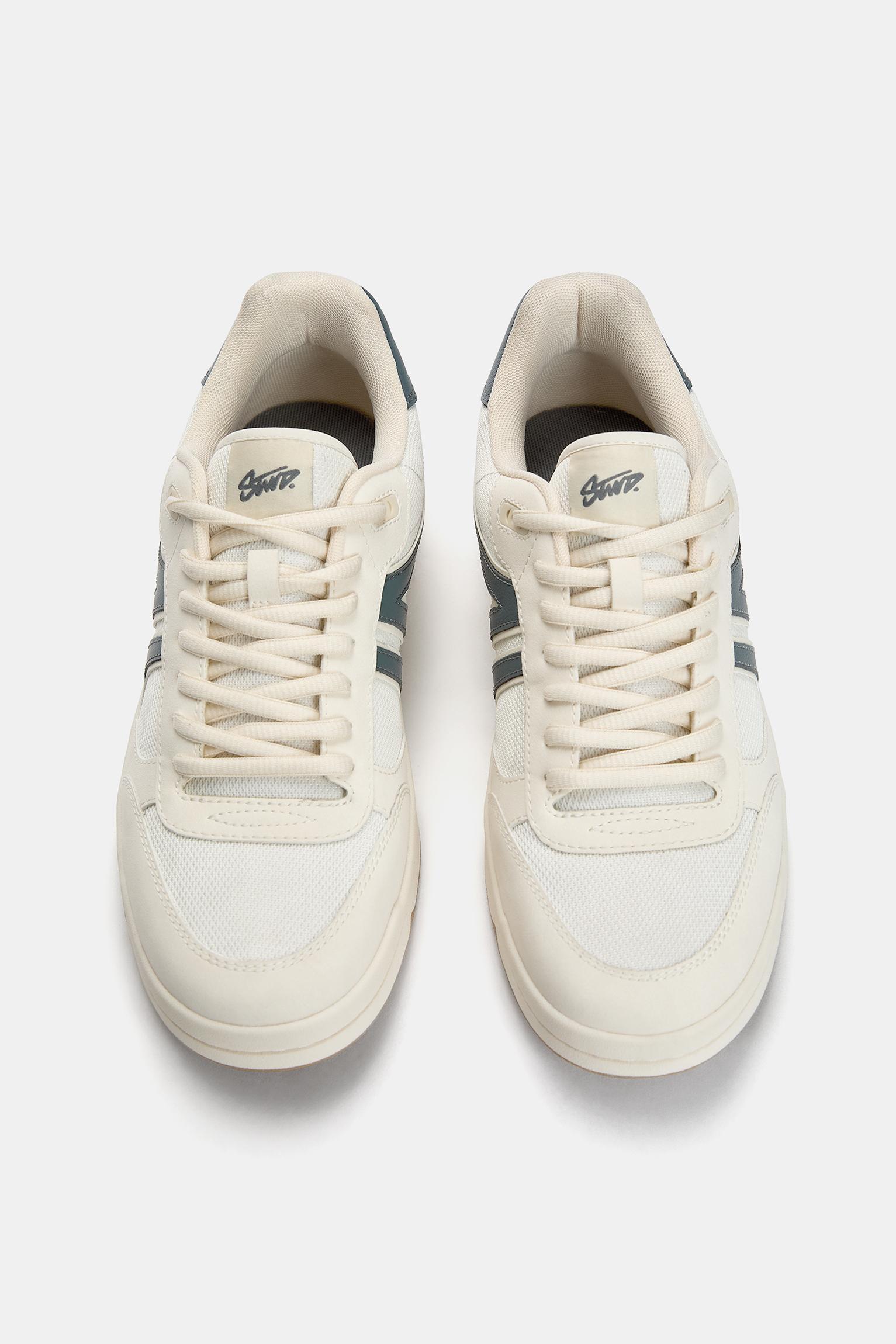 Retro multi-piece sneakers Product Image