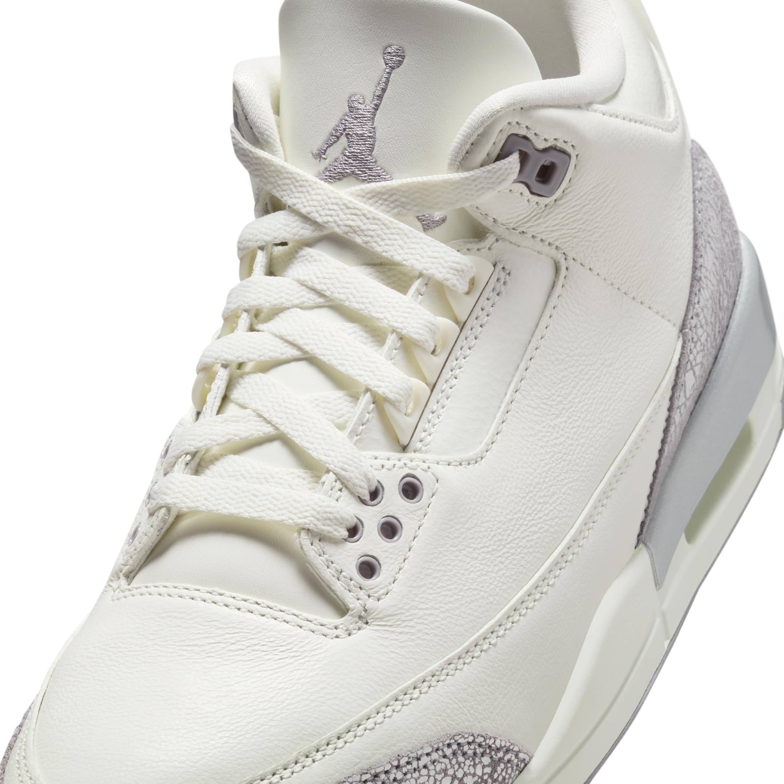 Jordan Womens Air Retro 3 Basketball Shoes Product Image