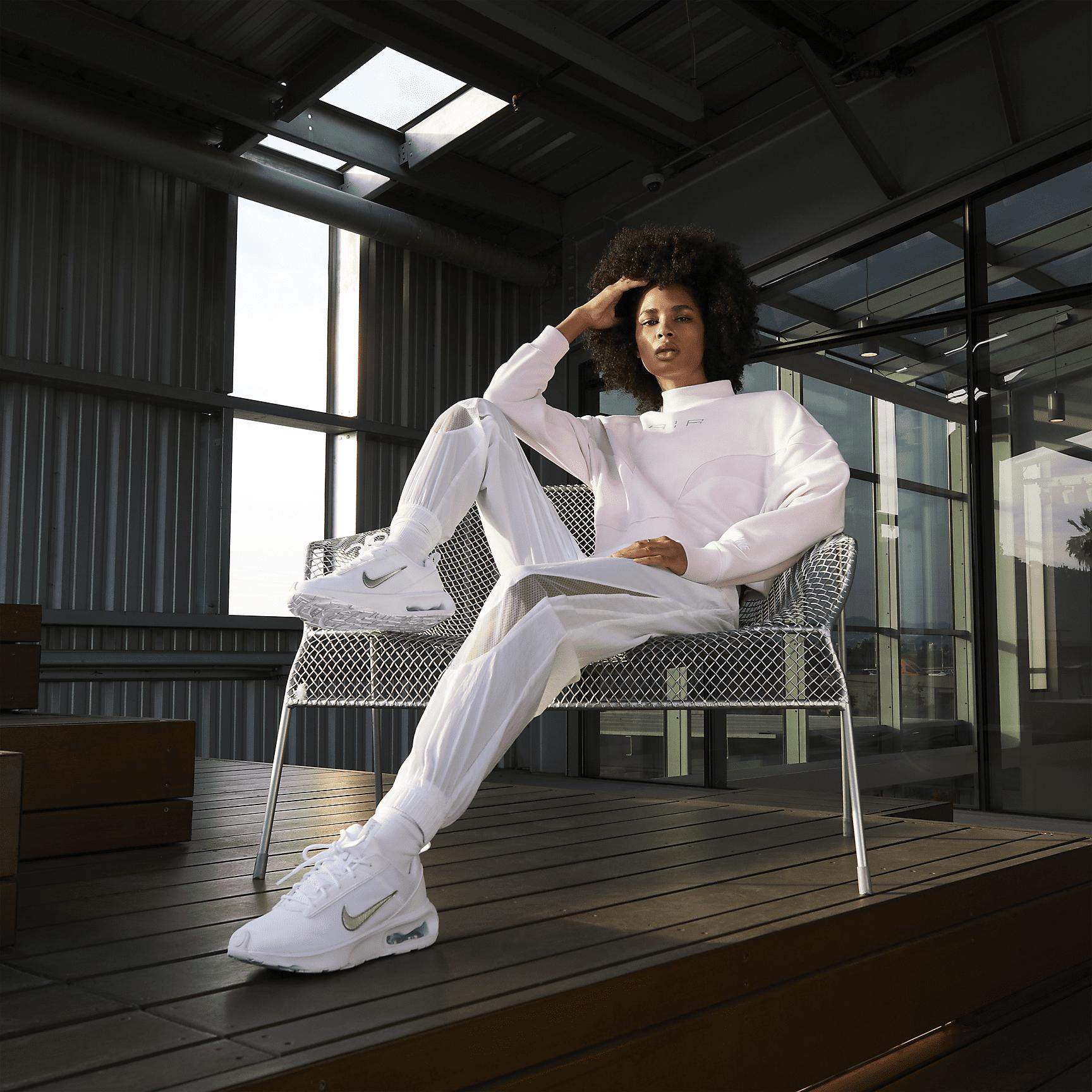 Nike Air Max INTRLK Lite Women's Shoes Product Image