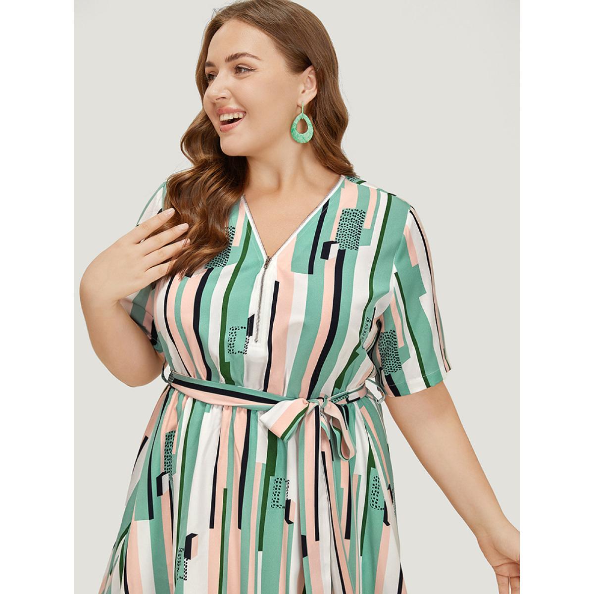 Plus Size Geometric Contrast Curved Hem Pocket Belt Zipper Dress Multicolor Women Office Lined V-neck Short sleeve Curvy Midi Dress BloomChic 14-16/1X Product Image