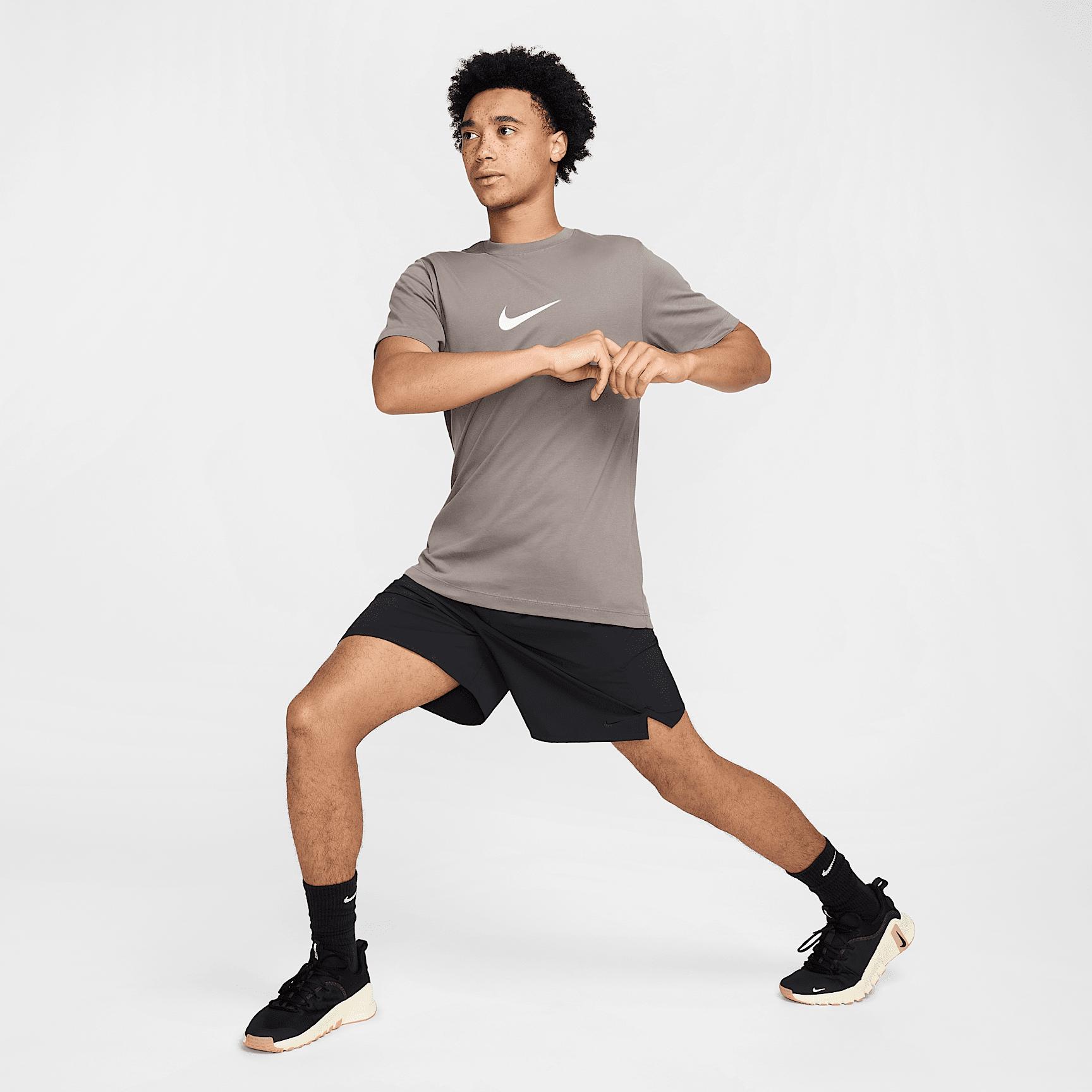 Nike Men's Dri-FIT Fitness T-Shirt Product Image
