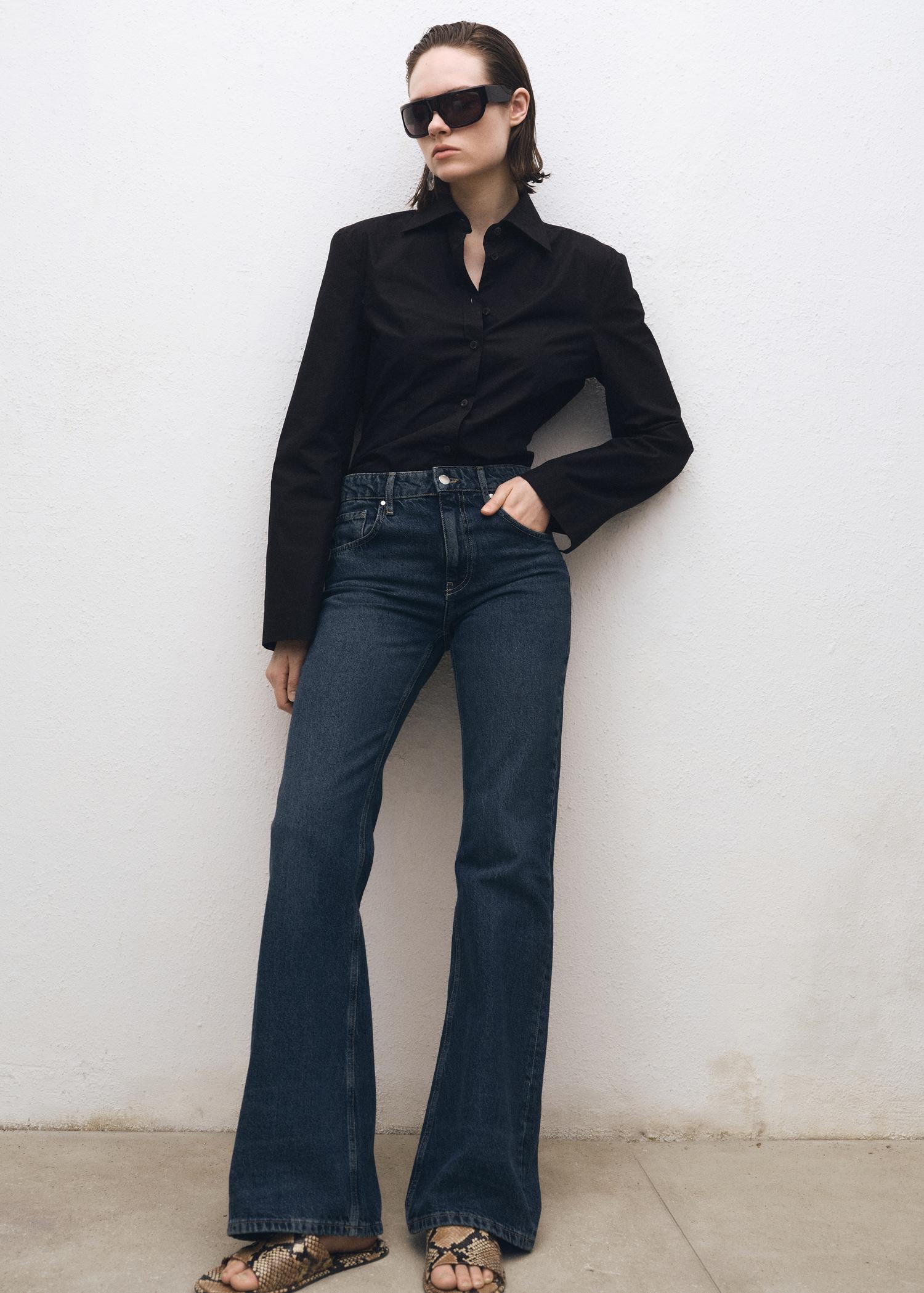 High-waist flared jeans - Women | MANGO USA Product Image