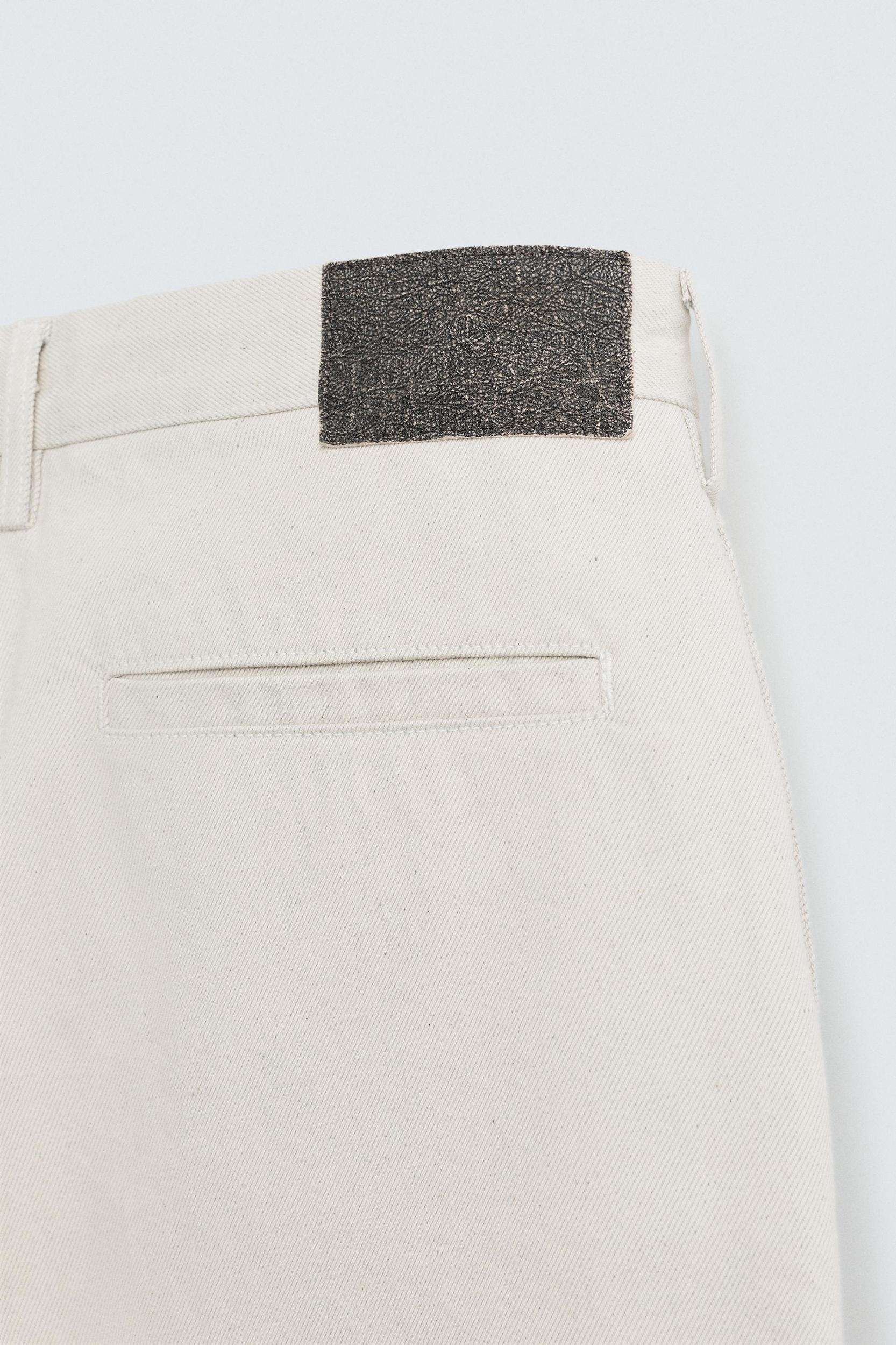 BAGGY FIT BERMUDA SHORTS Product Image