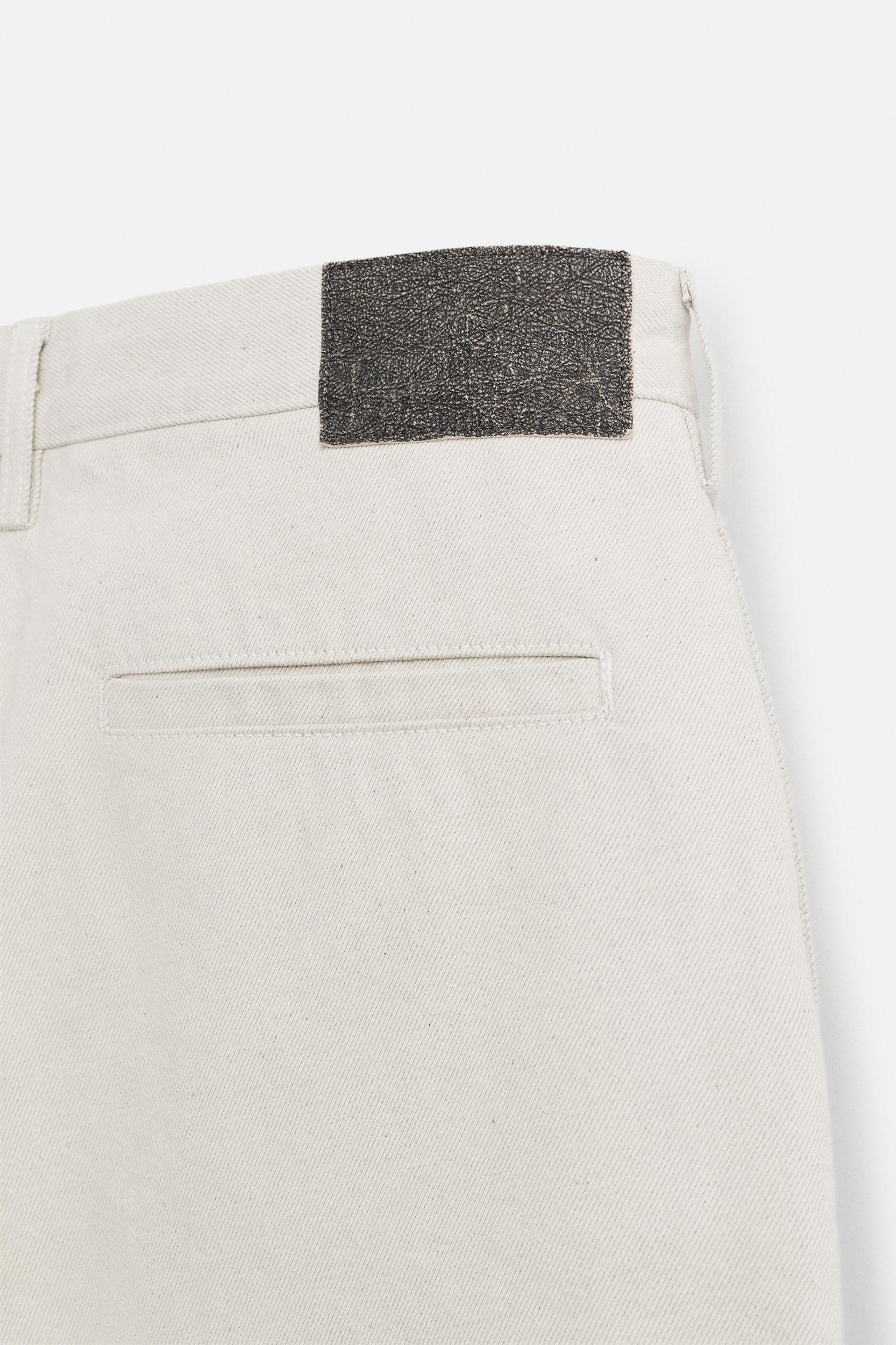 BAGGY FIT BERMUDA SHORTS Product Image