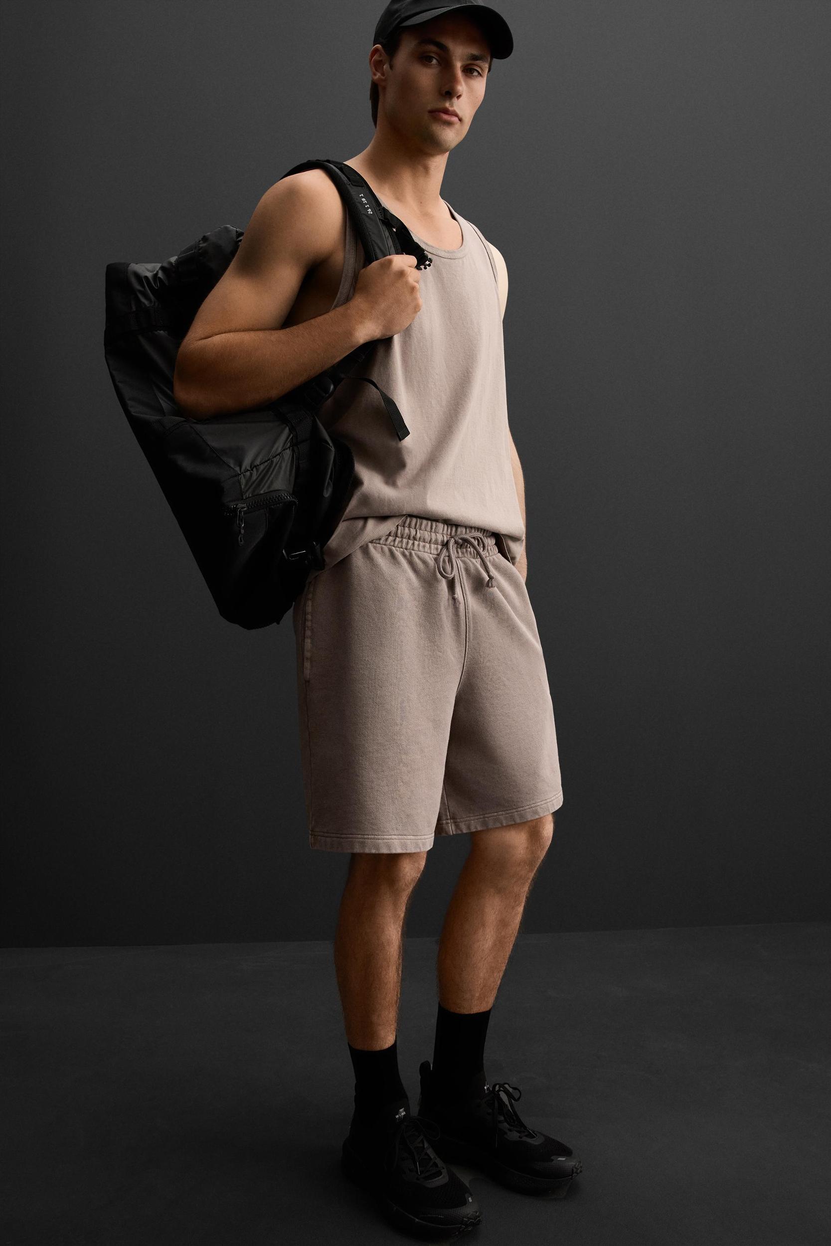 JOGGER SHORTS Product Image