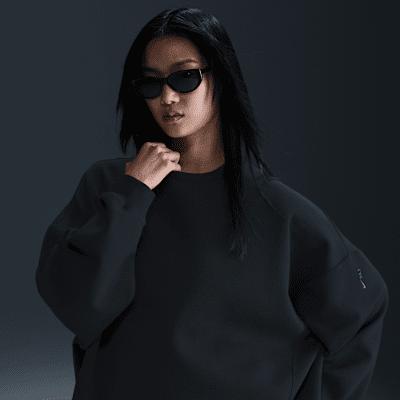 Nike Womens 24.7 ImpossiblySoft Dri-FIT Oversized Crew-Neck Top | HQ8193-010 Product Image