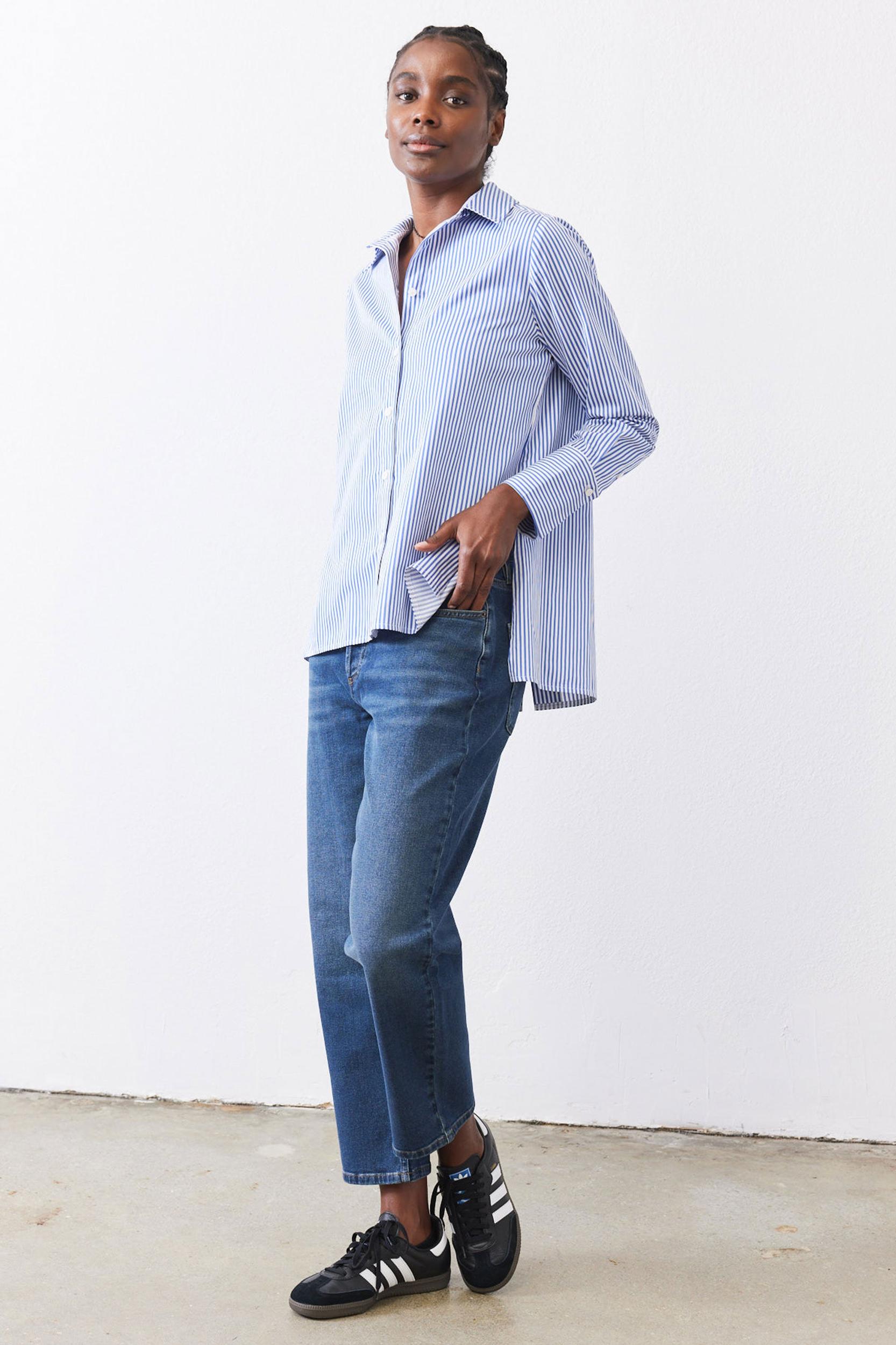 The Crop Mid-Rise Straight Jeans Product Image