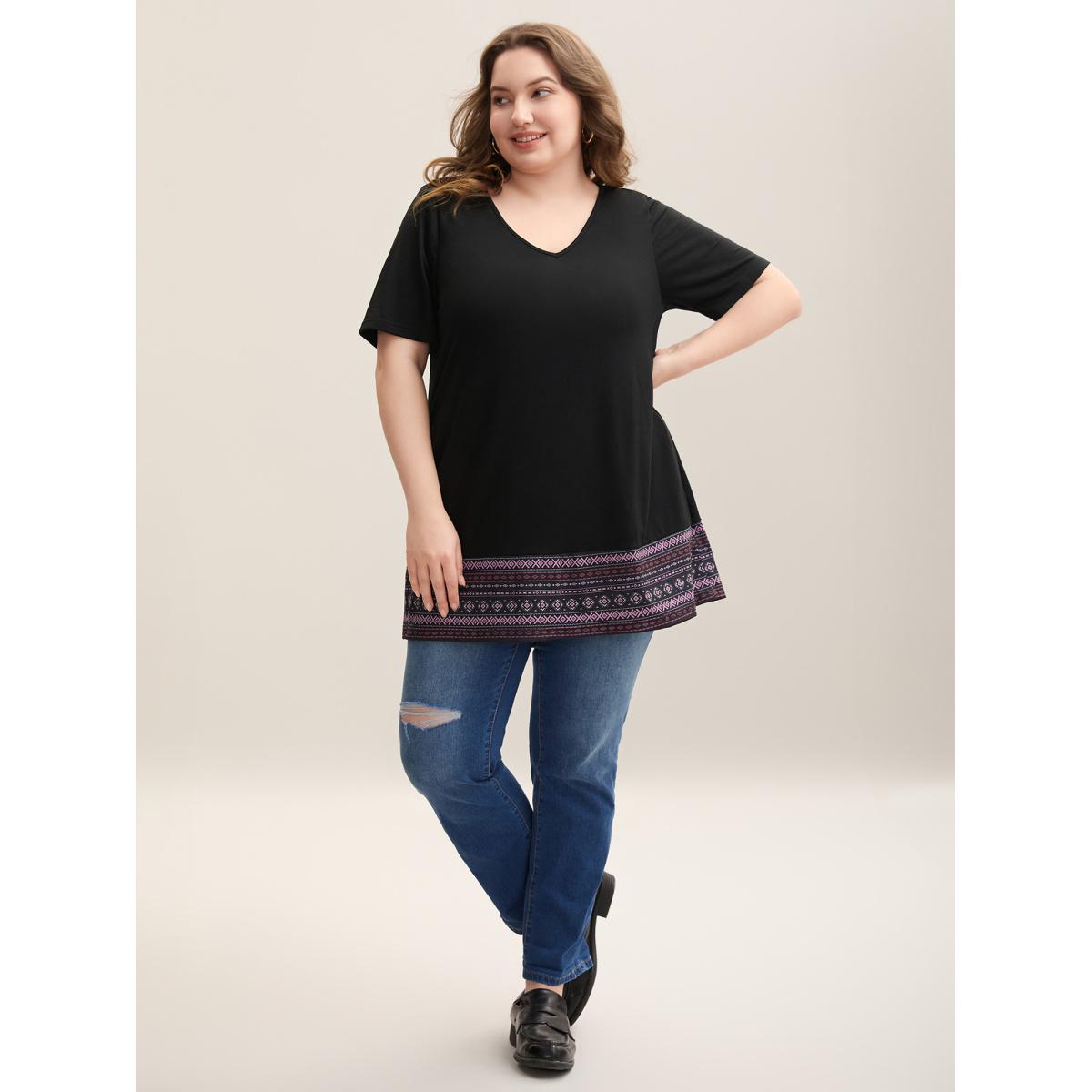 Plus Size Boho Striped Hem Stretchy Pockets T-Shirt Black Women Casual Contrast V-neck Loose Everyday T-shirts BloomChic 22-24/3X Product Image