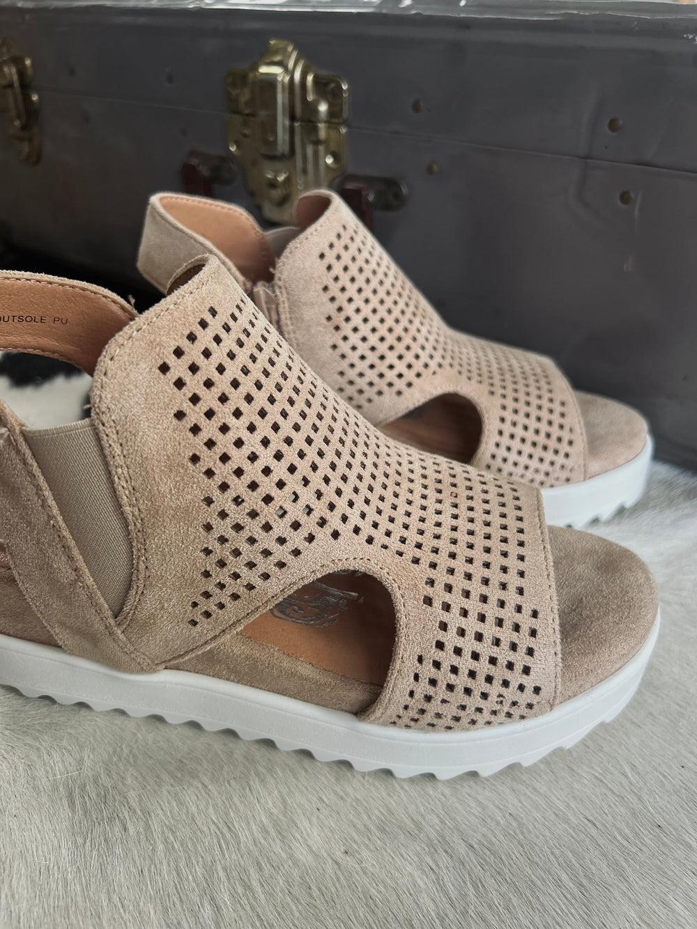 Amy Sand Platform Sandals Product Image