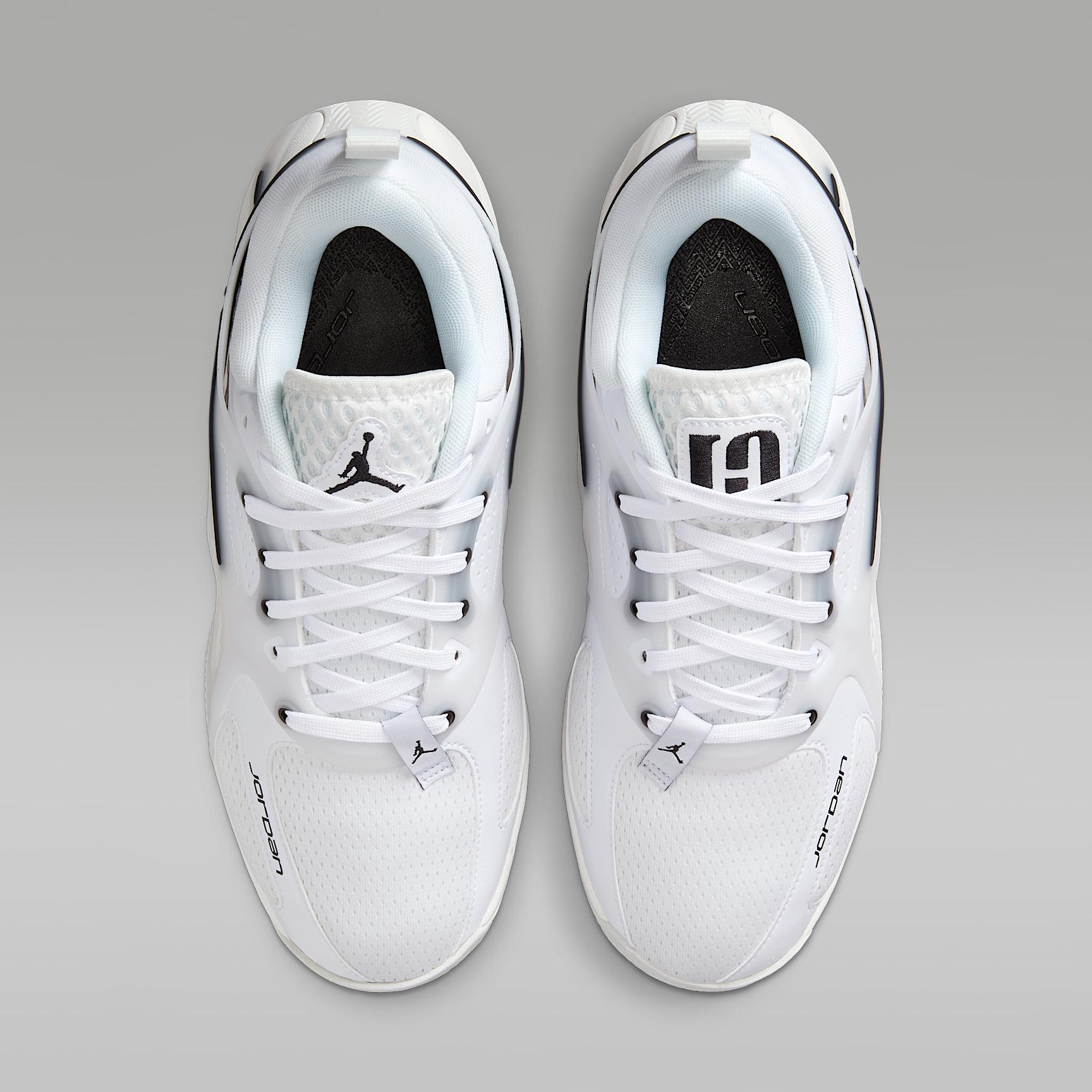 Womens Jordan Heir Series Triple White Basketball Shoes | FZ2471-110 Product Image