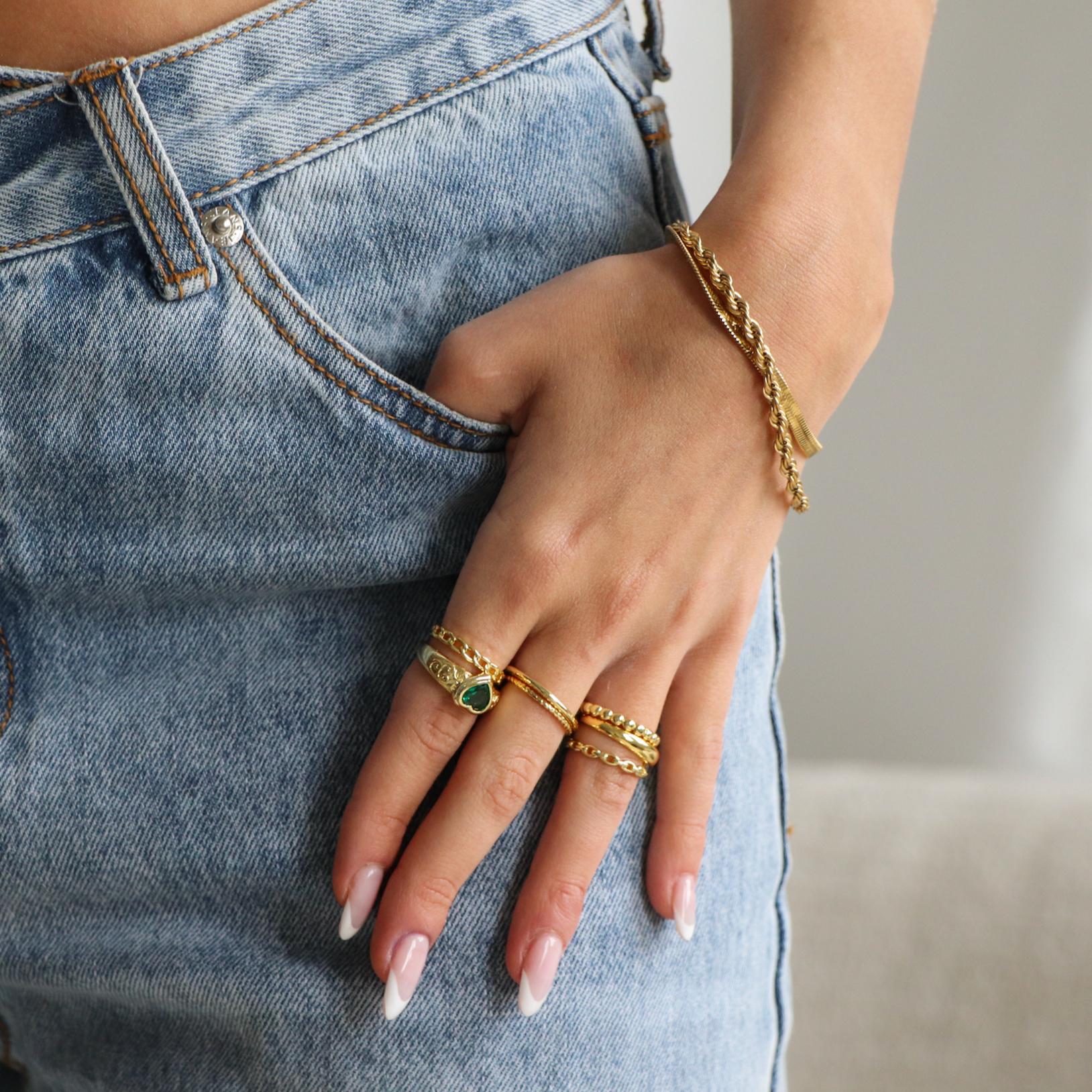 Girly Pearly Bracelet Product Image