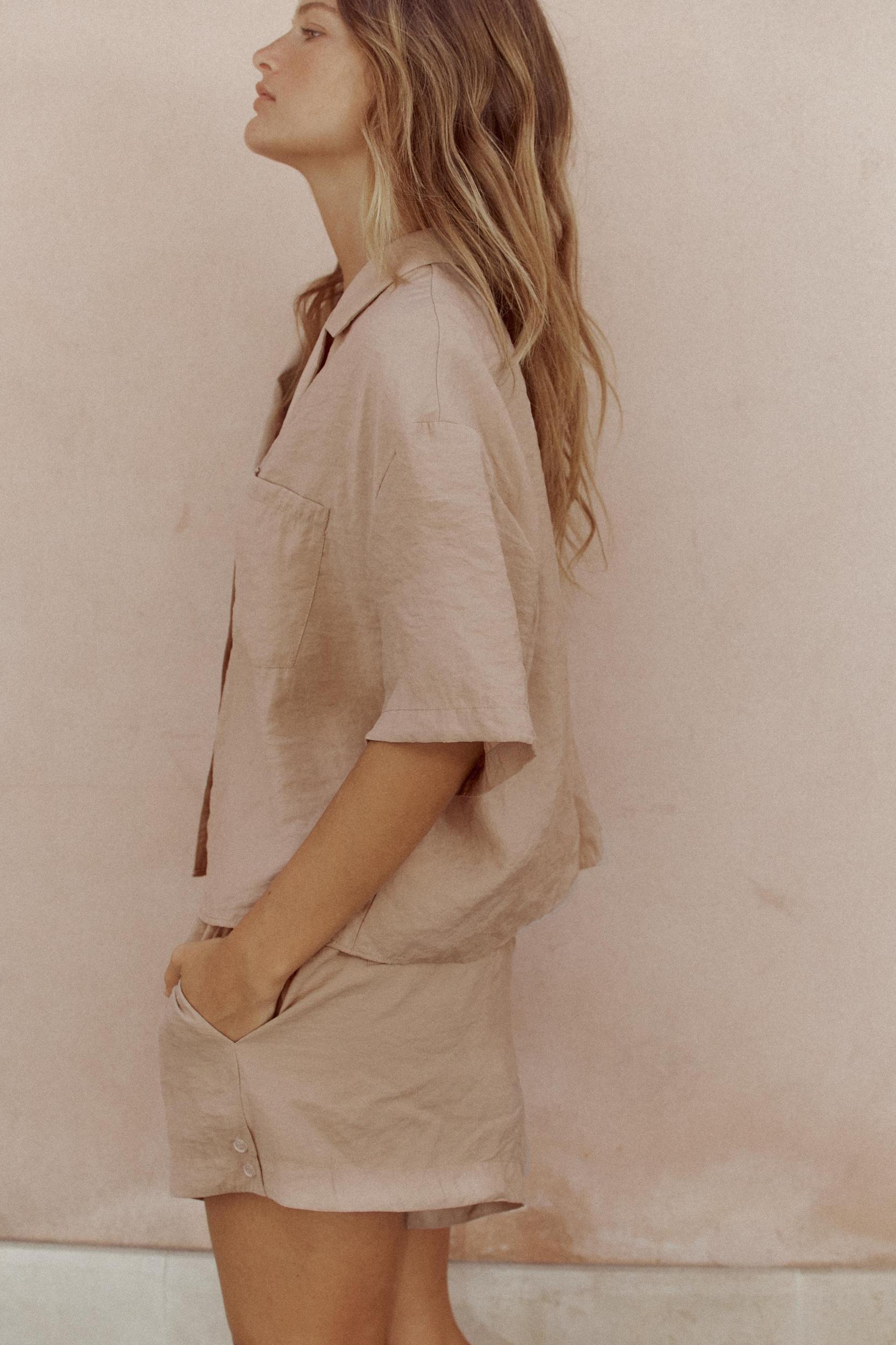 FLOWY MINI SHORTS Product Image