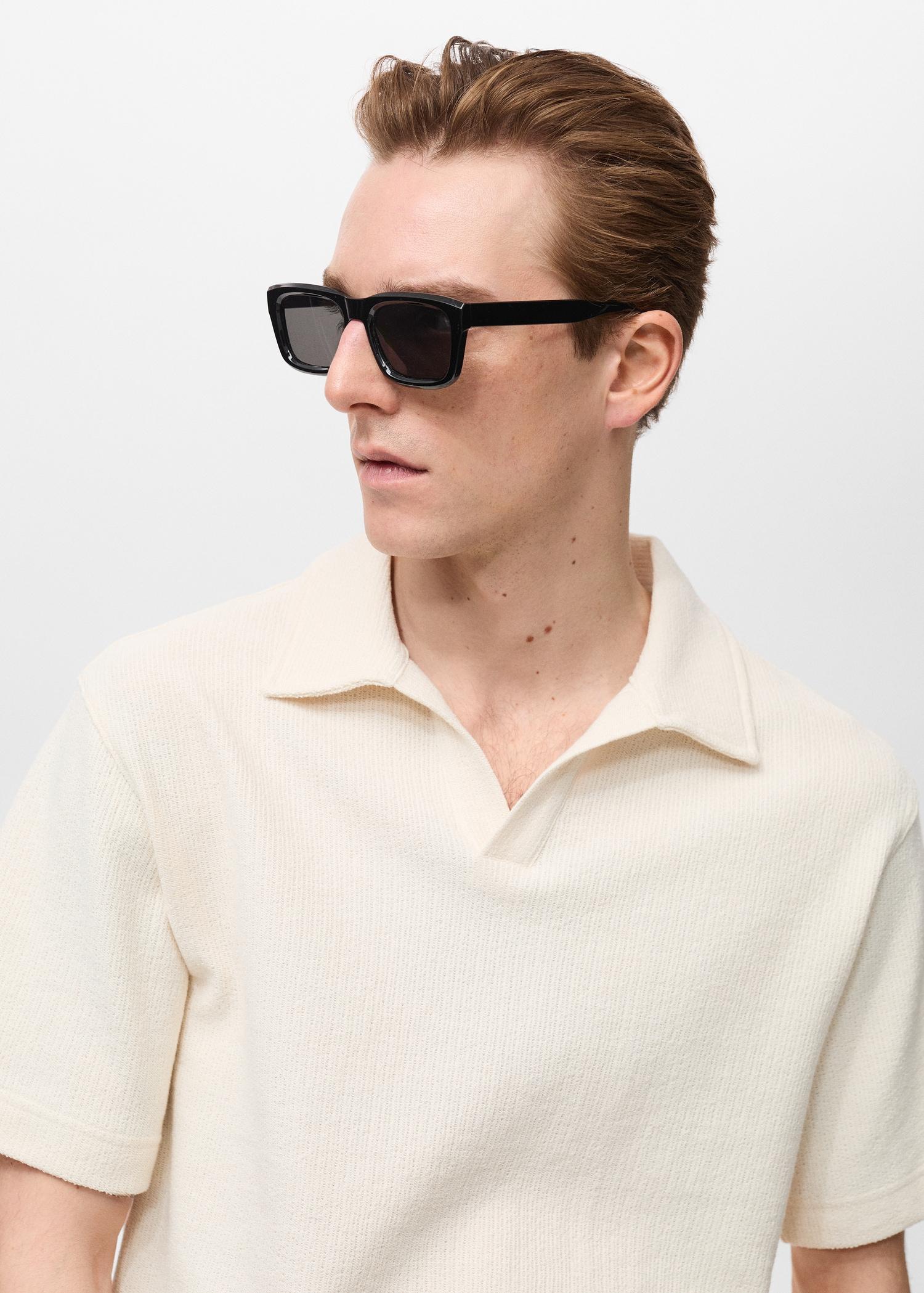 Regular-fit textured polo shirt - Men | MANGO USA Product Image