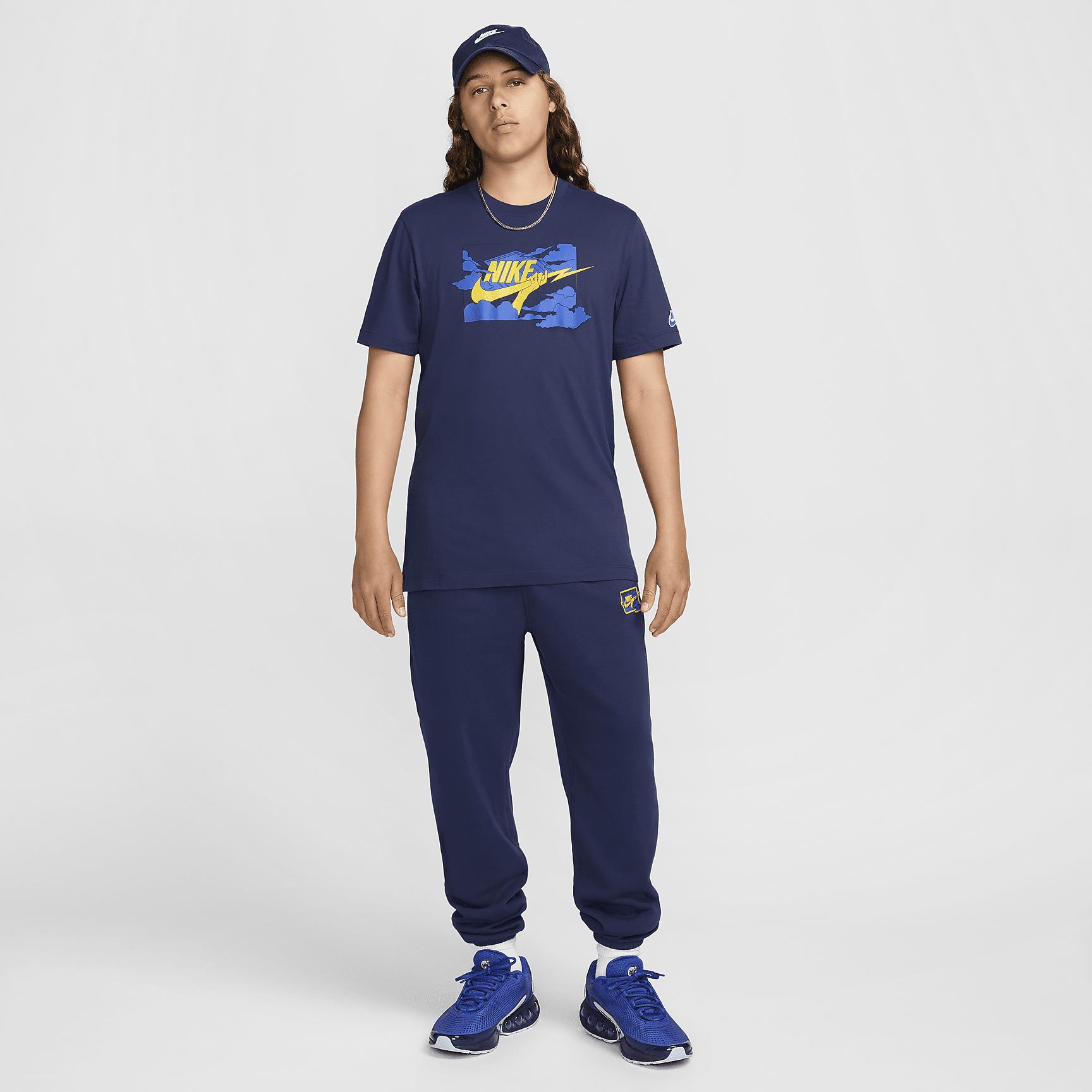 Nike Club Men's T-Shirt Product Image