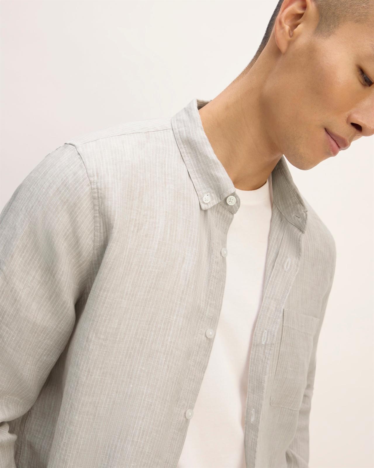 Mens Classic Shirt in Linen by Everlane Product Image