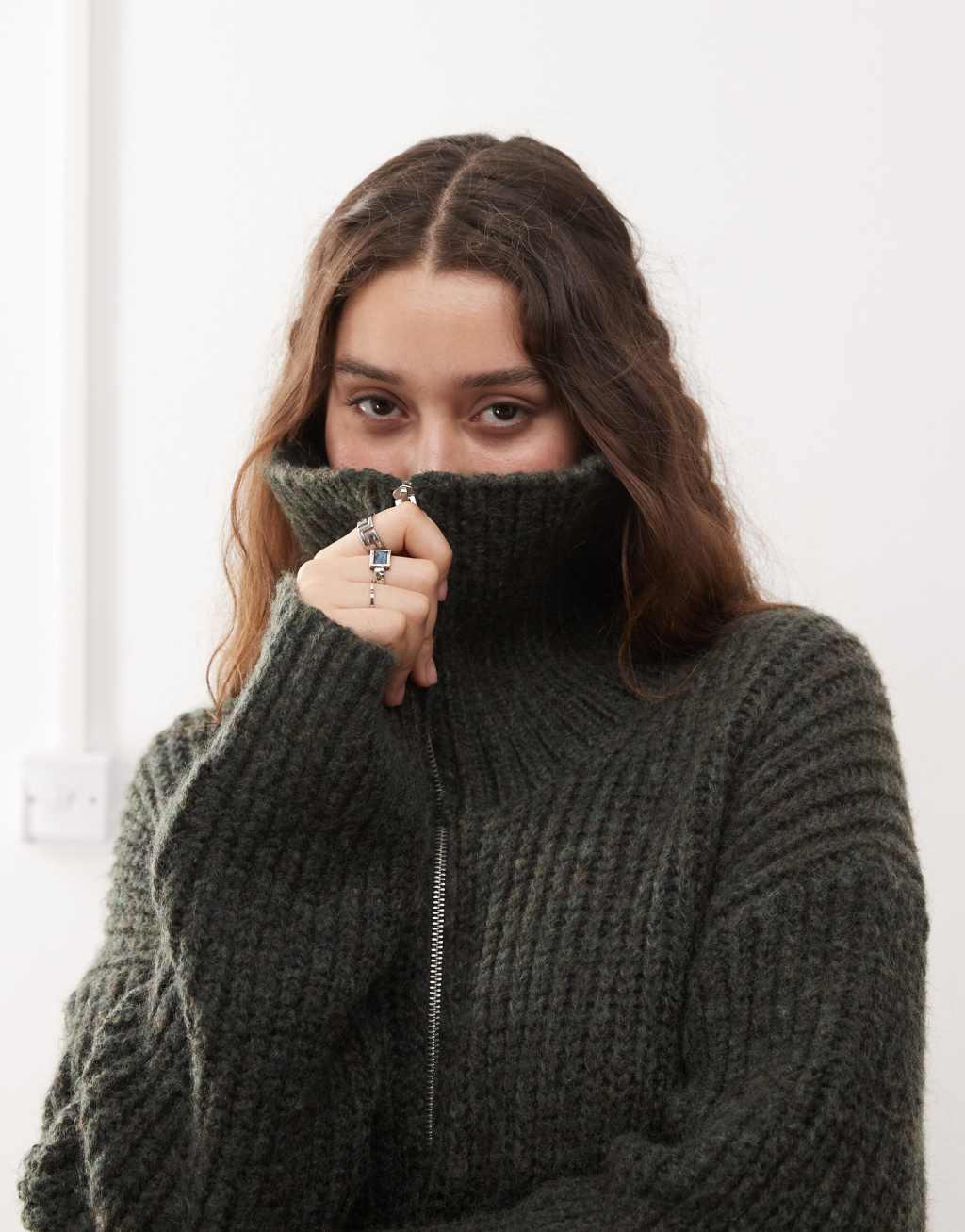 Weekday Cillia half zip sweater in dark green melange Product Image