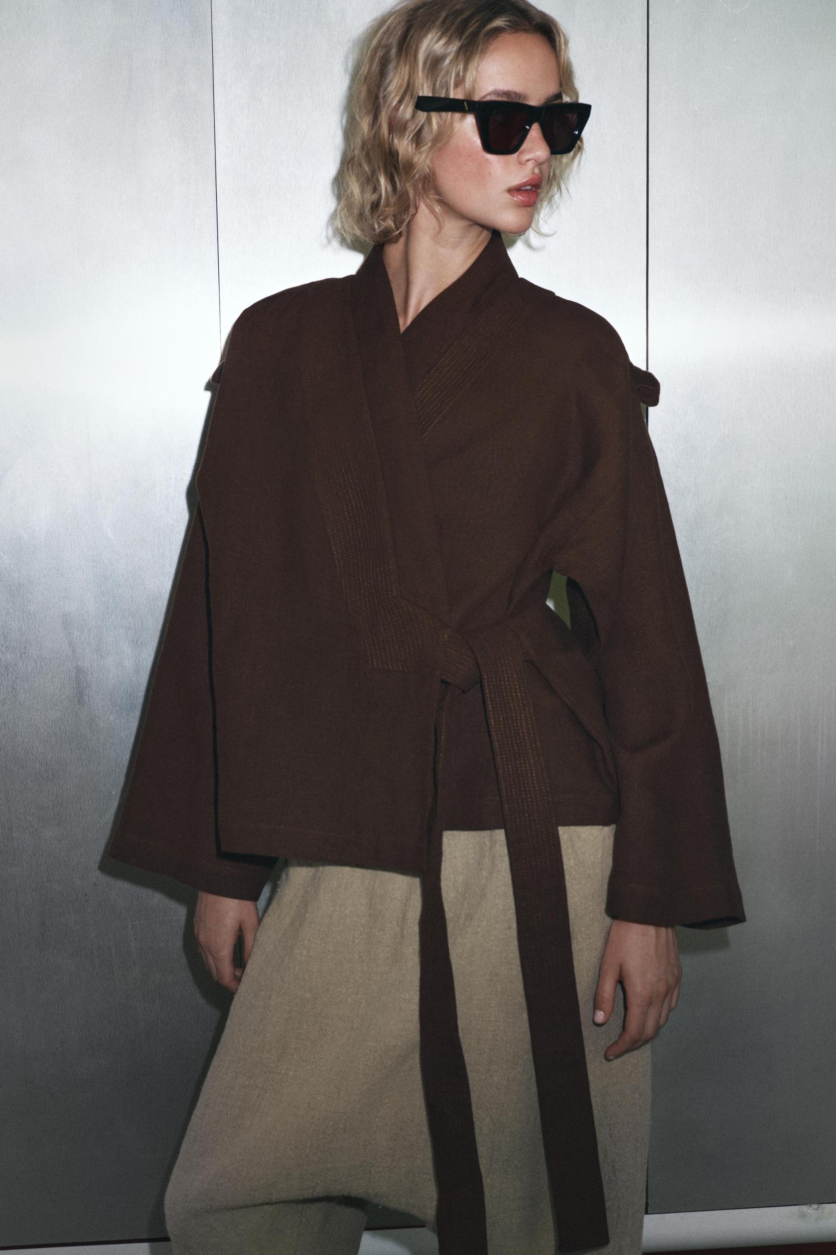 LIMITED EDITION 100% LINEN LOW-RISE PANTS Product Image