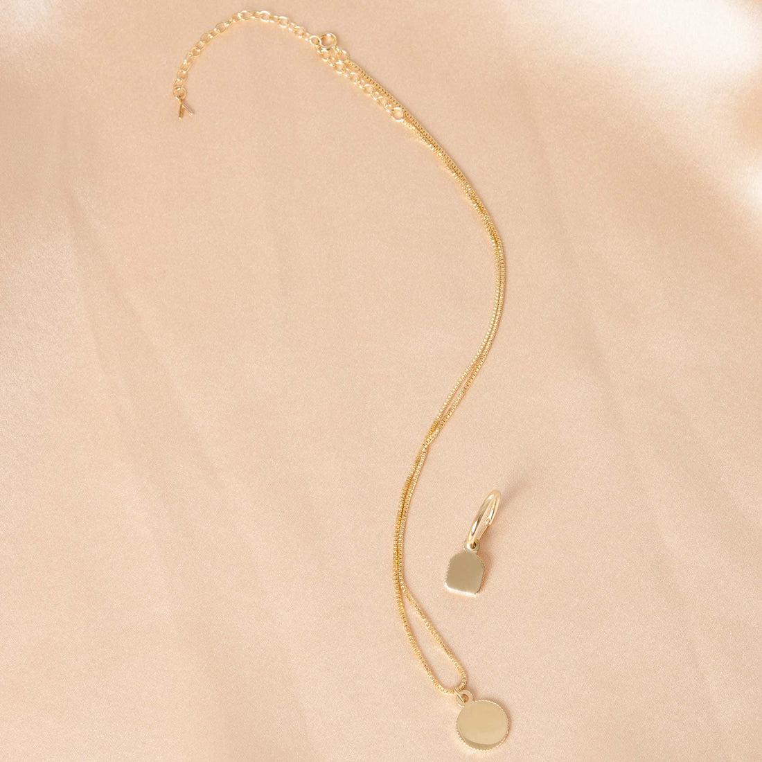 Sela Necklace Product Image