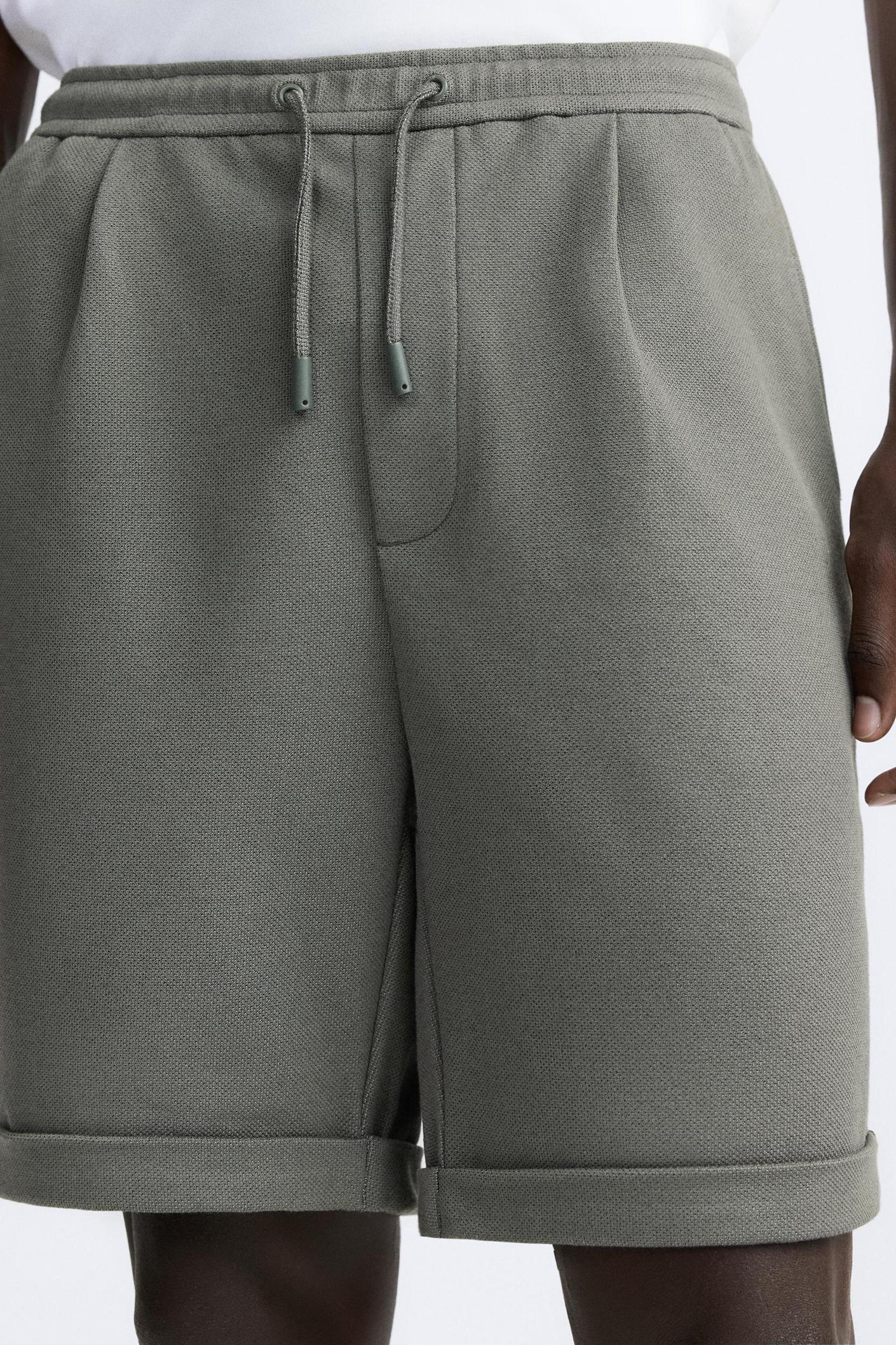 COMFORT SHORTS Product Image