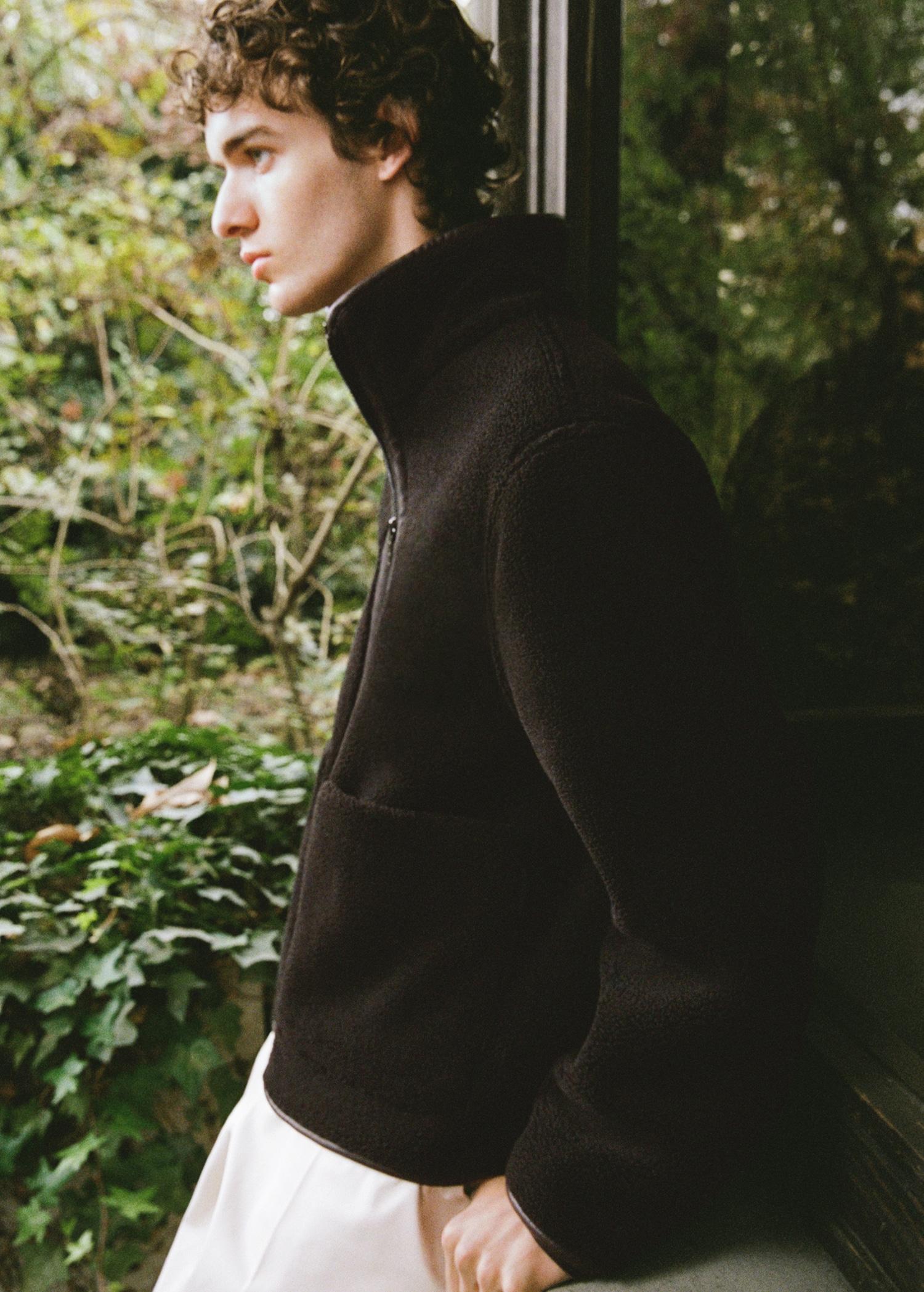 Reversible sheepskin jacket - Men | MANGO USA Product Image