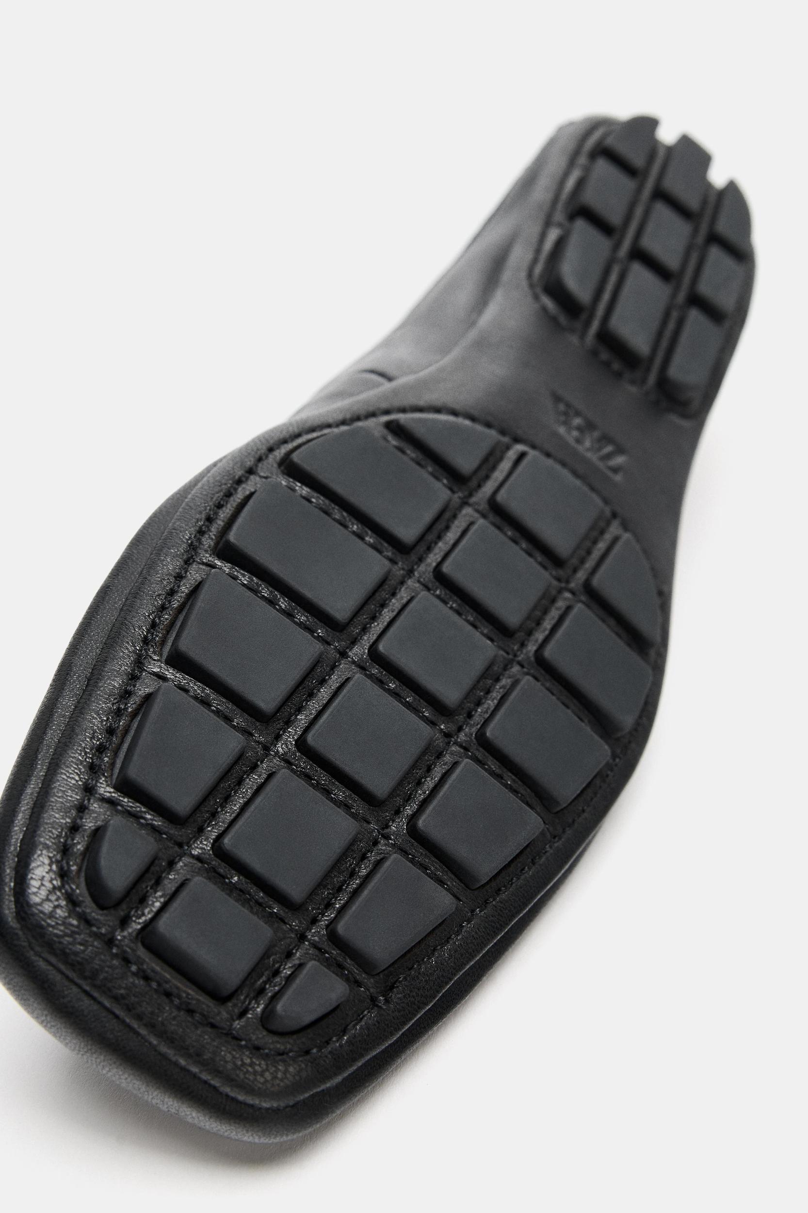 LIMITED EDITION FLAT LEATHER SHOES Product Image