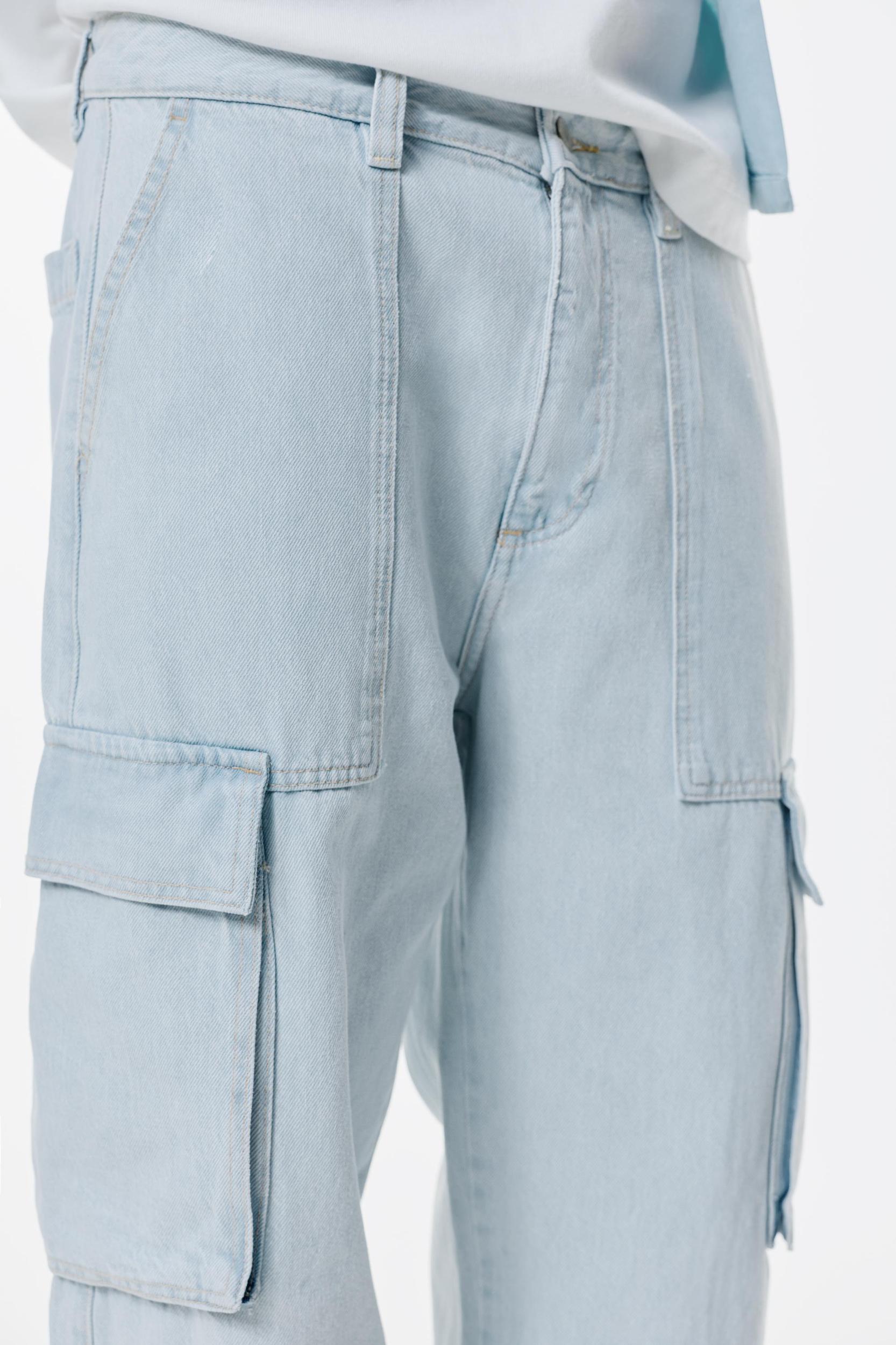 Baggy cargo jeans Product Image
